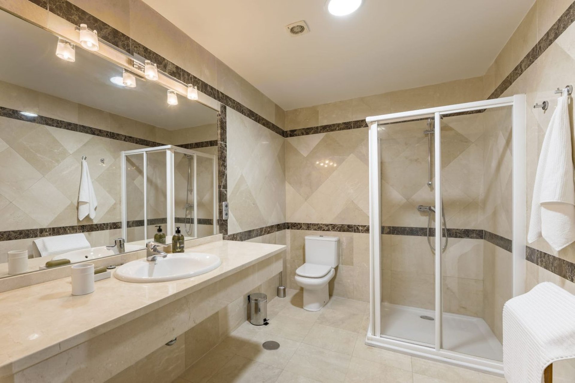 Reventa - House - Detached Villa - Marbella - Nueva Andalucia