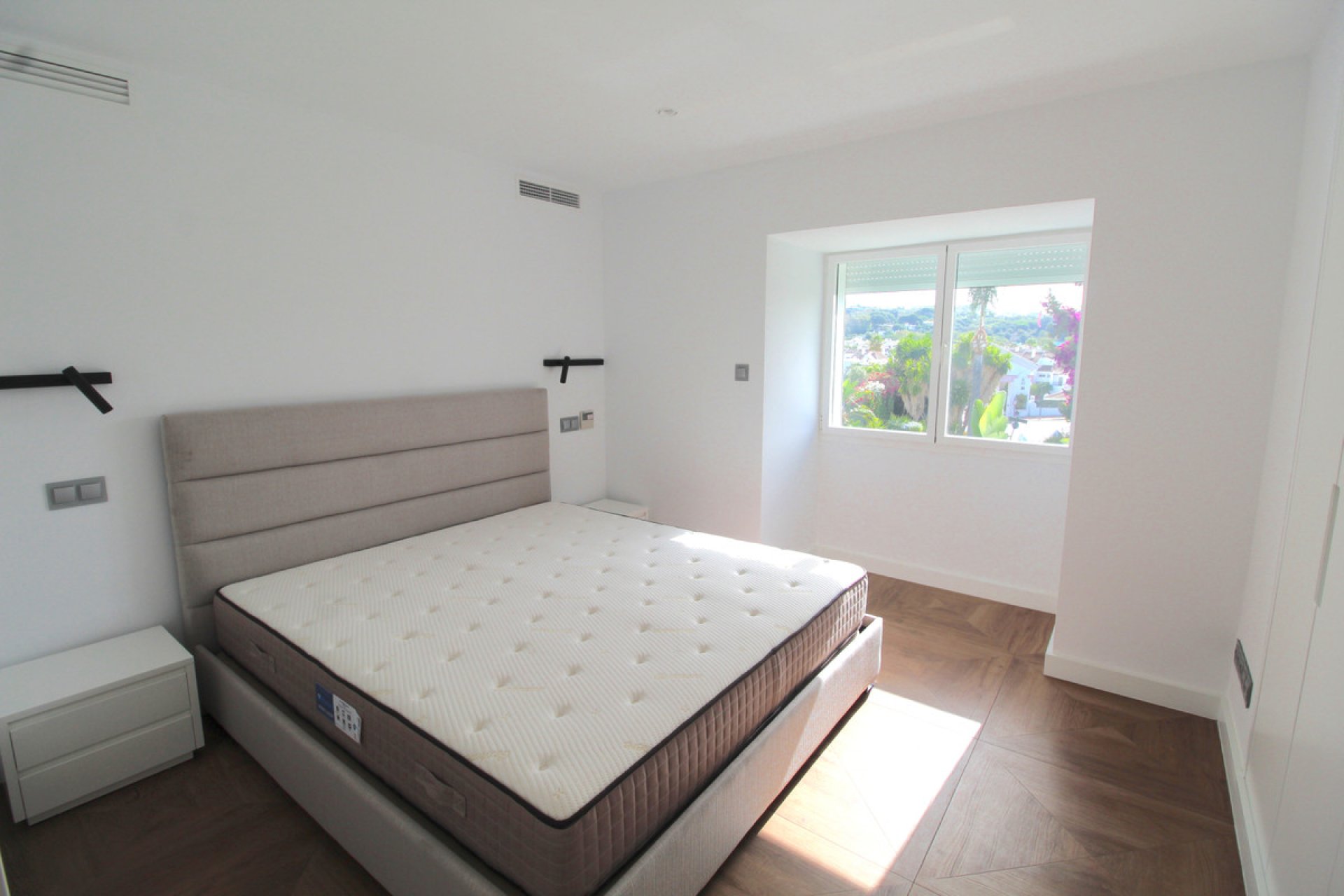 Reventa - House - Detached Villa - Marbella - Nueva Andalucia