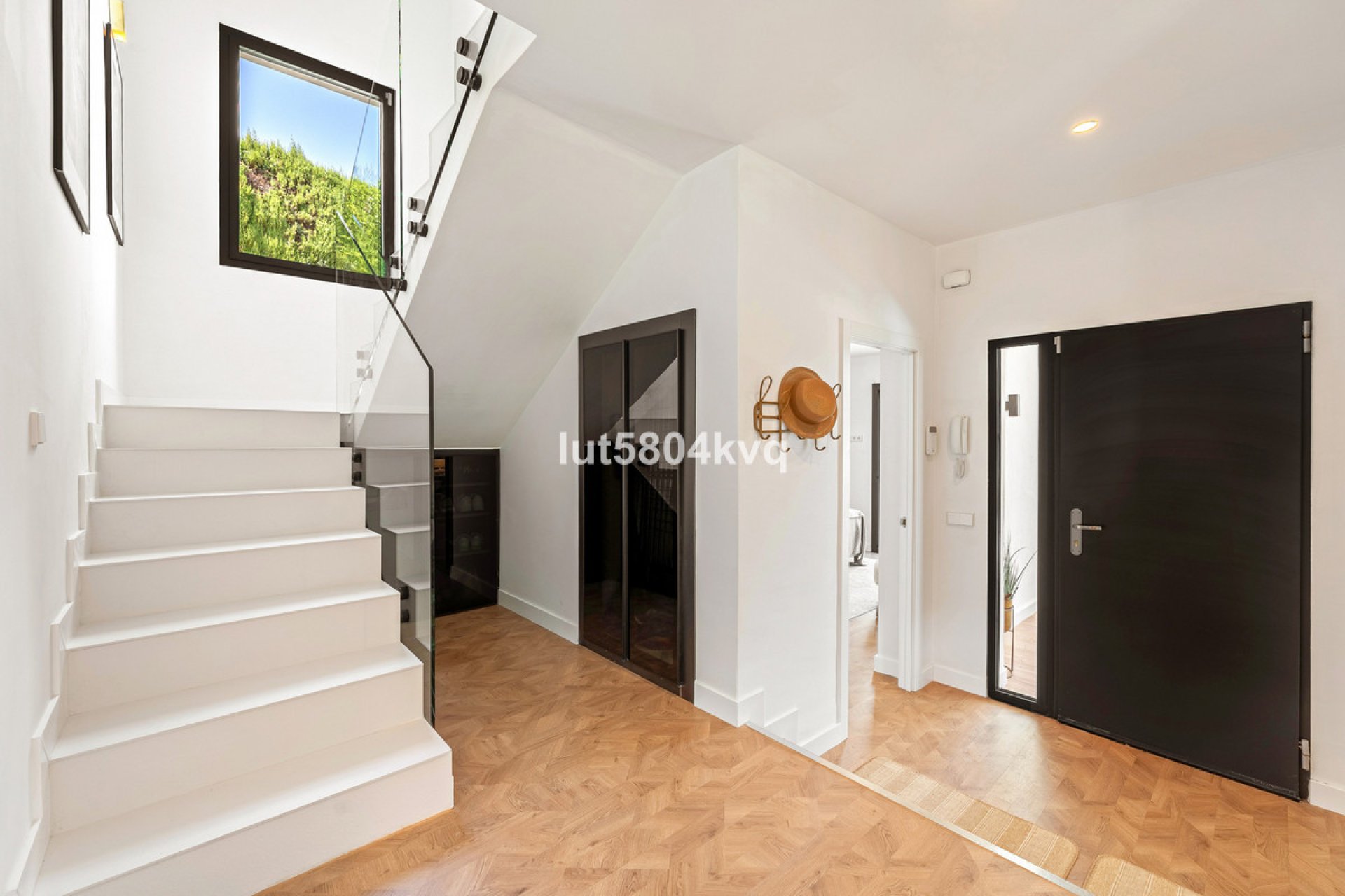 Reventa - House - Detached Villa - Marbella - Nueva Andalucia