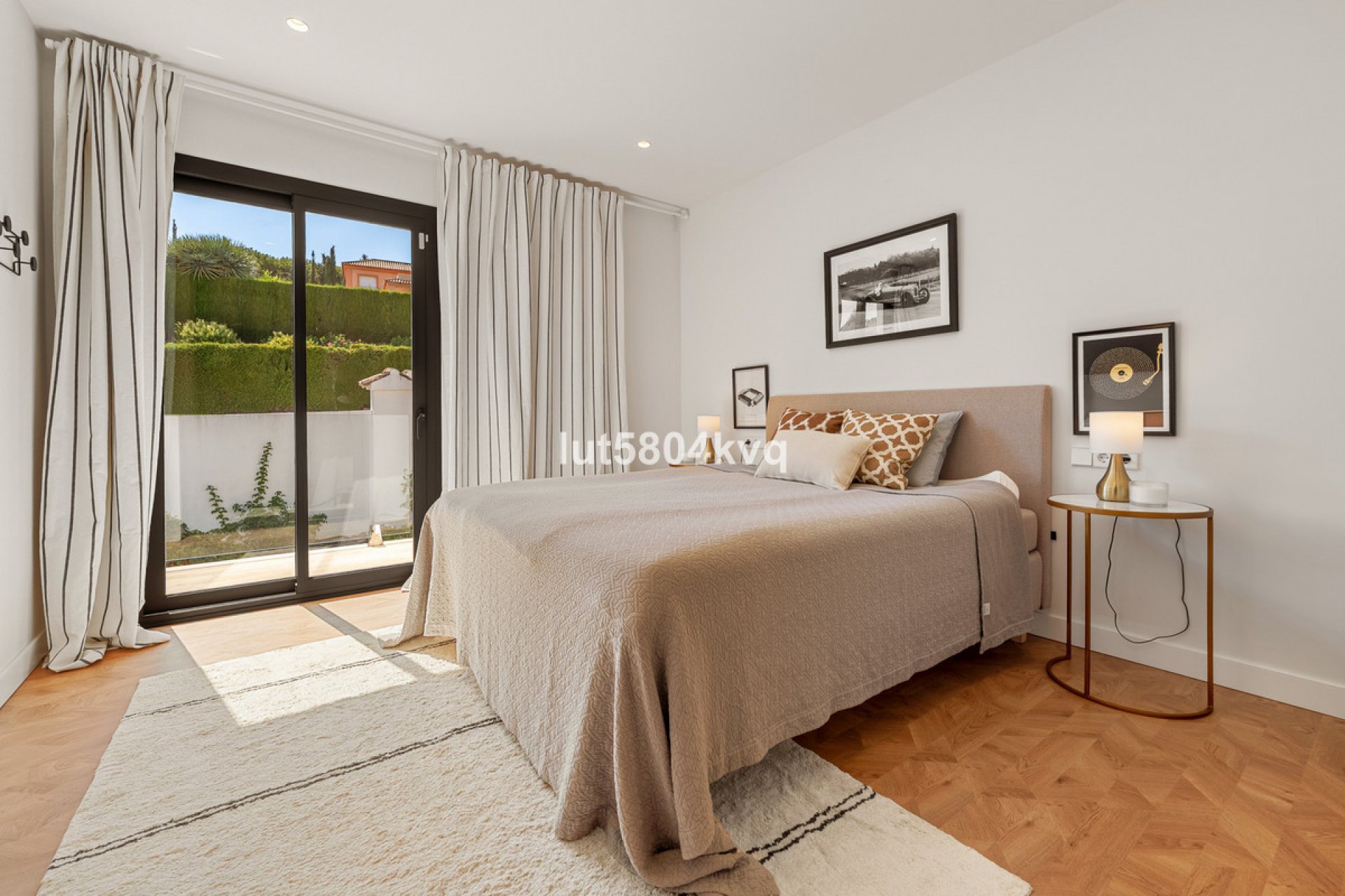 Reventa - House - Detached Villa - Marbella - Nueva Andalucia