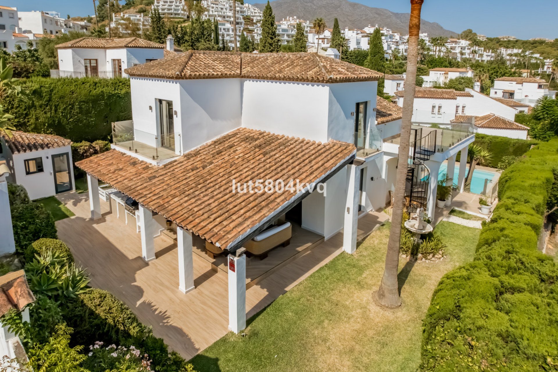Reventa - House - Detached Villa - Marbella - Nueva Andalucia