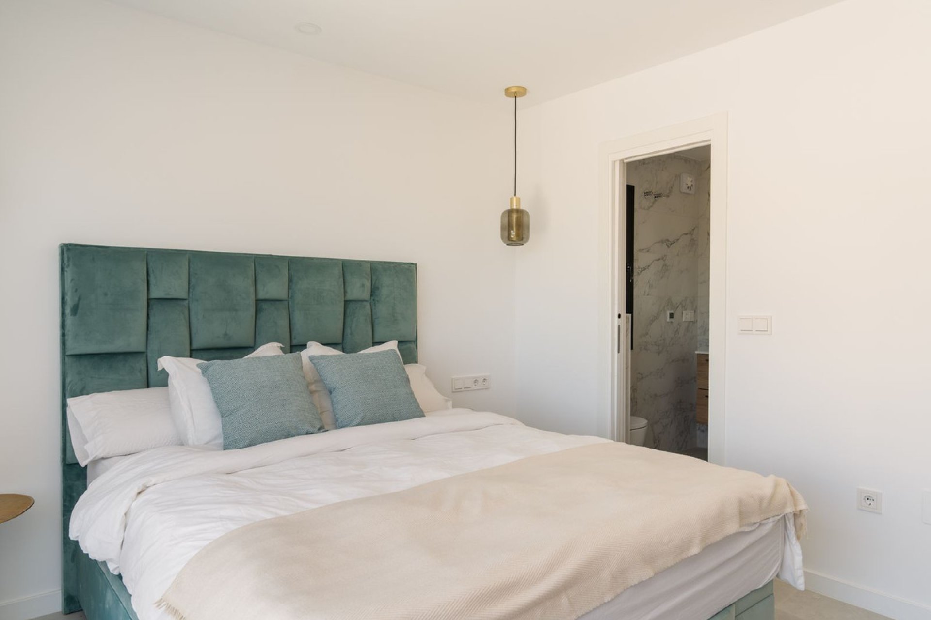 Reventa - House - Detached Villa - Marbella - Nueva Andalucia