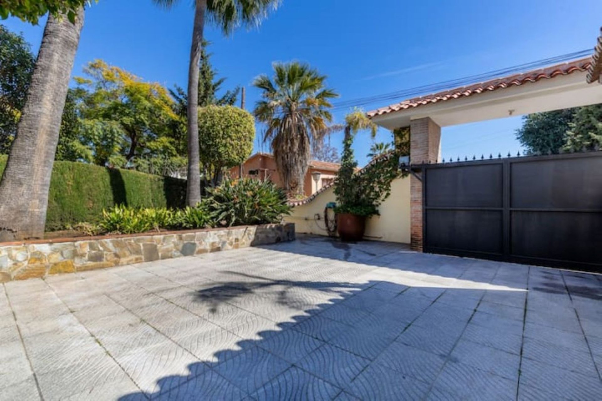 Reventa - House - Detached Villa - Marbella - Nueva Andalucia