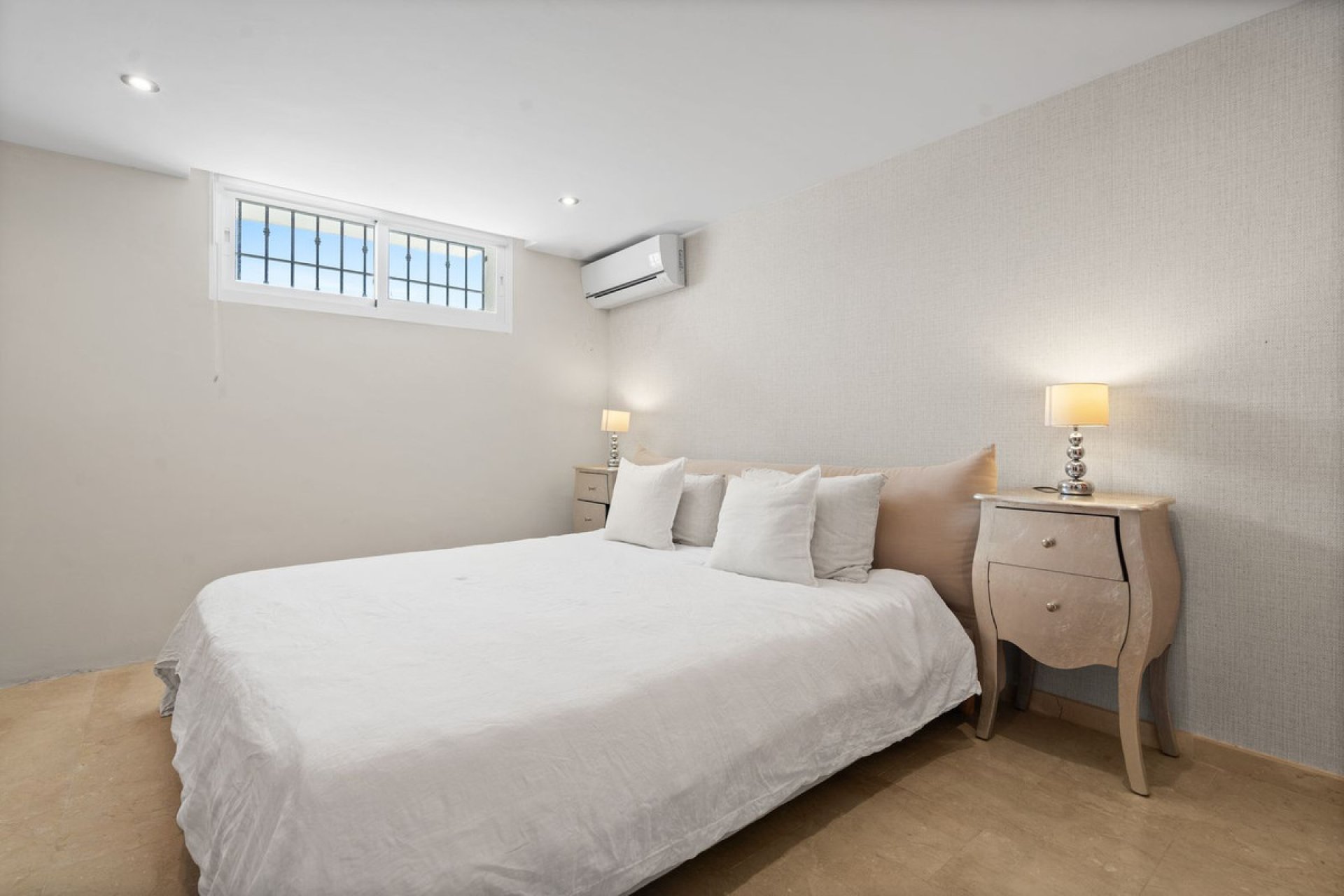 Reventa - House - Detached Villa - Marbella - Nueva Andalucia