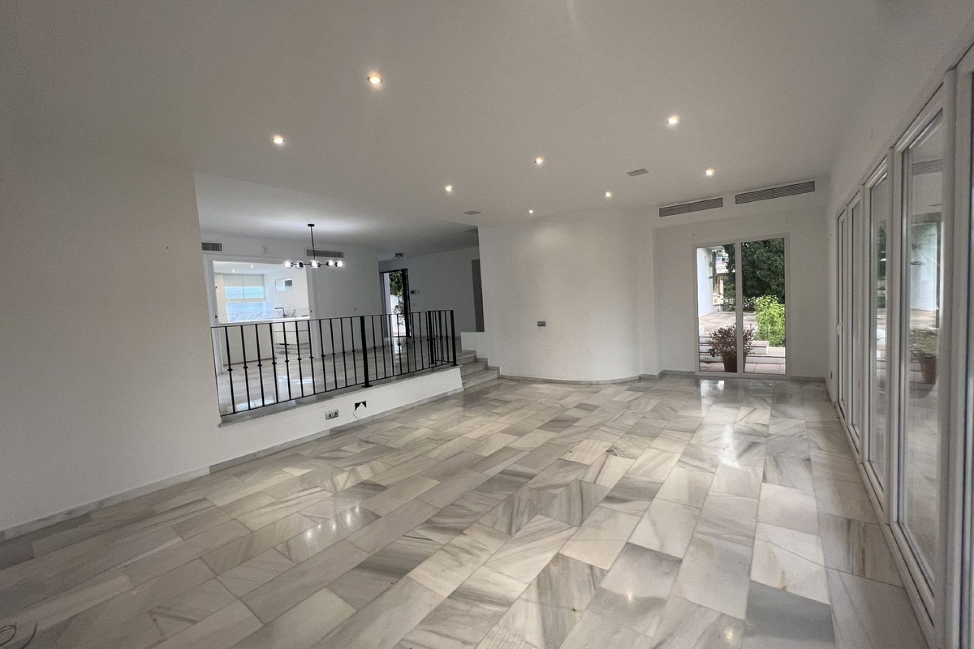 Reventa - House - Detached Villa - Marbella - Nueva Andalucia