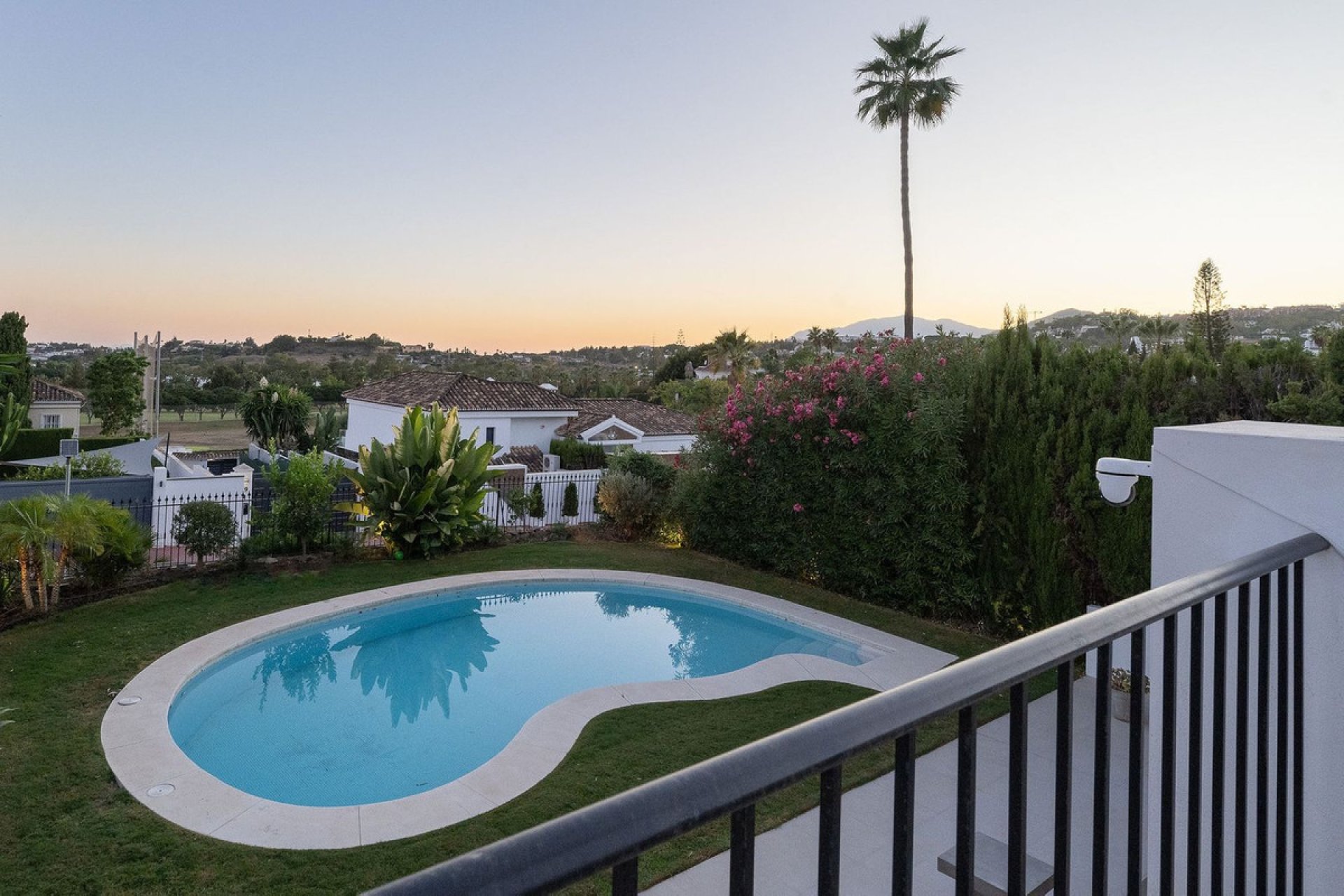 Reventa - House - Detached Villa - Marbella - Nueva Andalucia