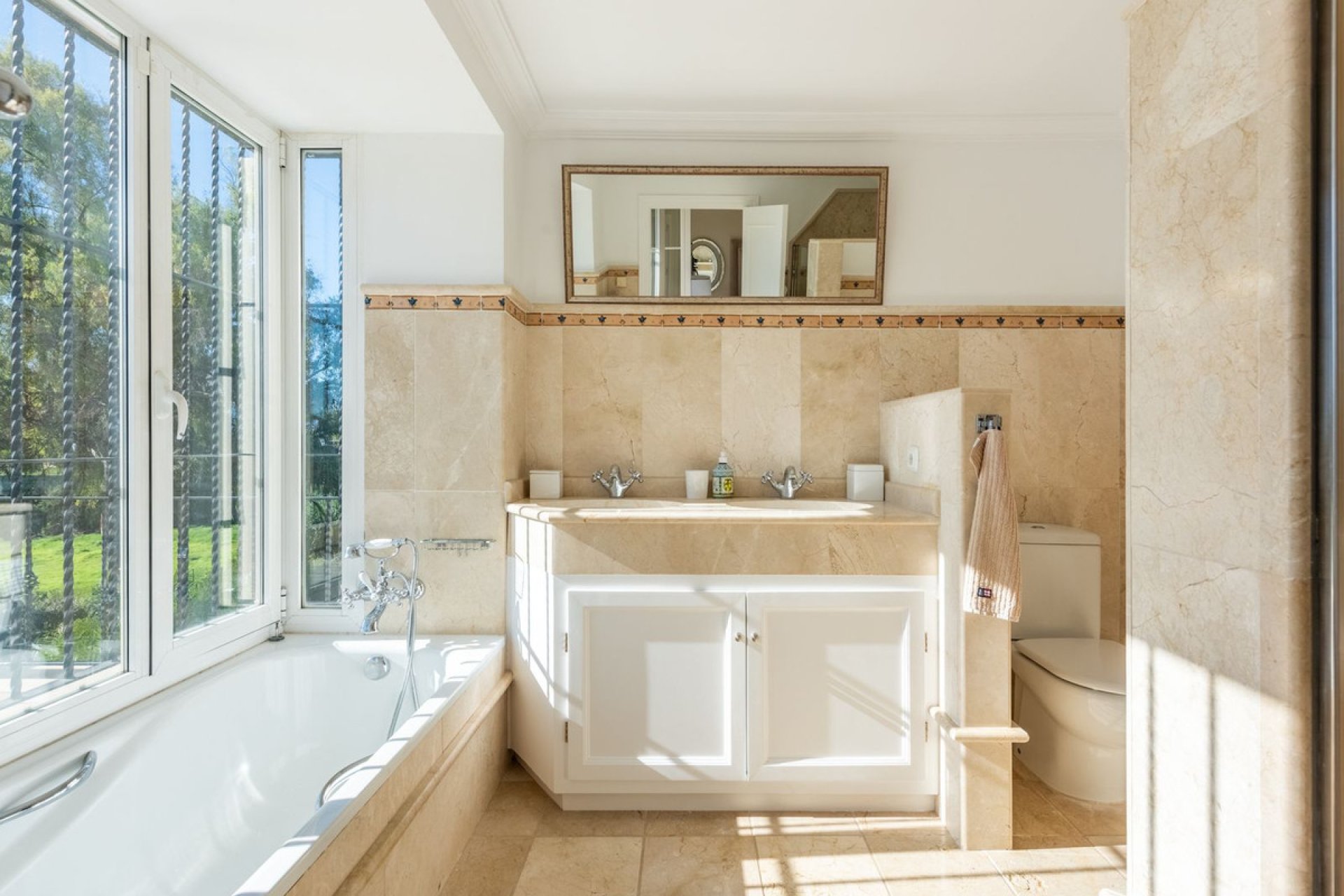 Reventa - House - Detached Villa - Marbella - Nueva Andalucia