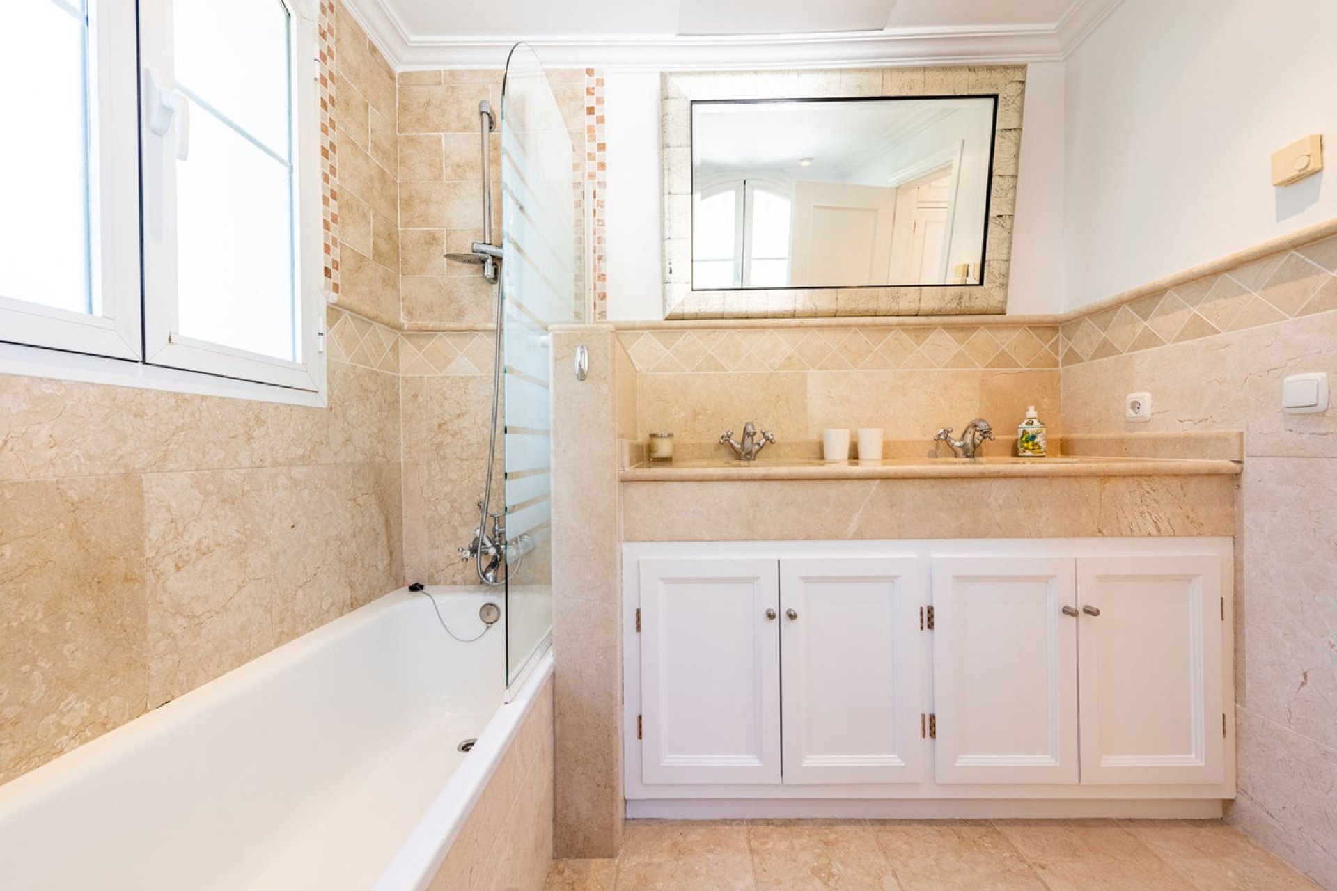 Reventa - House - Detached Villa - Marbella - Nueva Andalucia