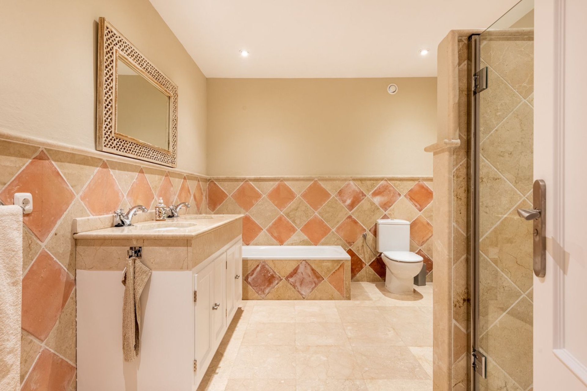 Reventa - House - Detached Villa - Marbella - Nueva Andalucia