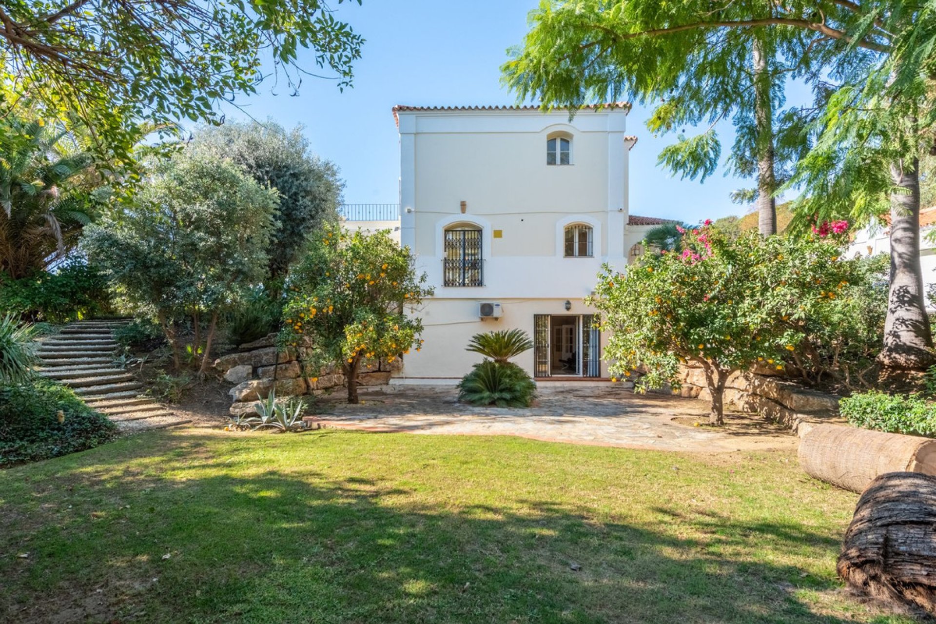 Reventa - House - Detached Villa - Marbella - Nueva Andalucia