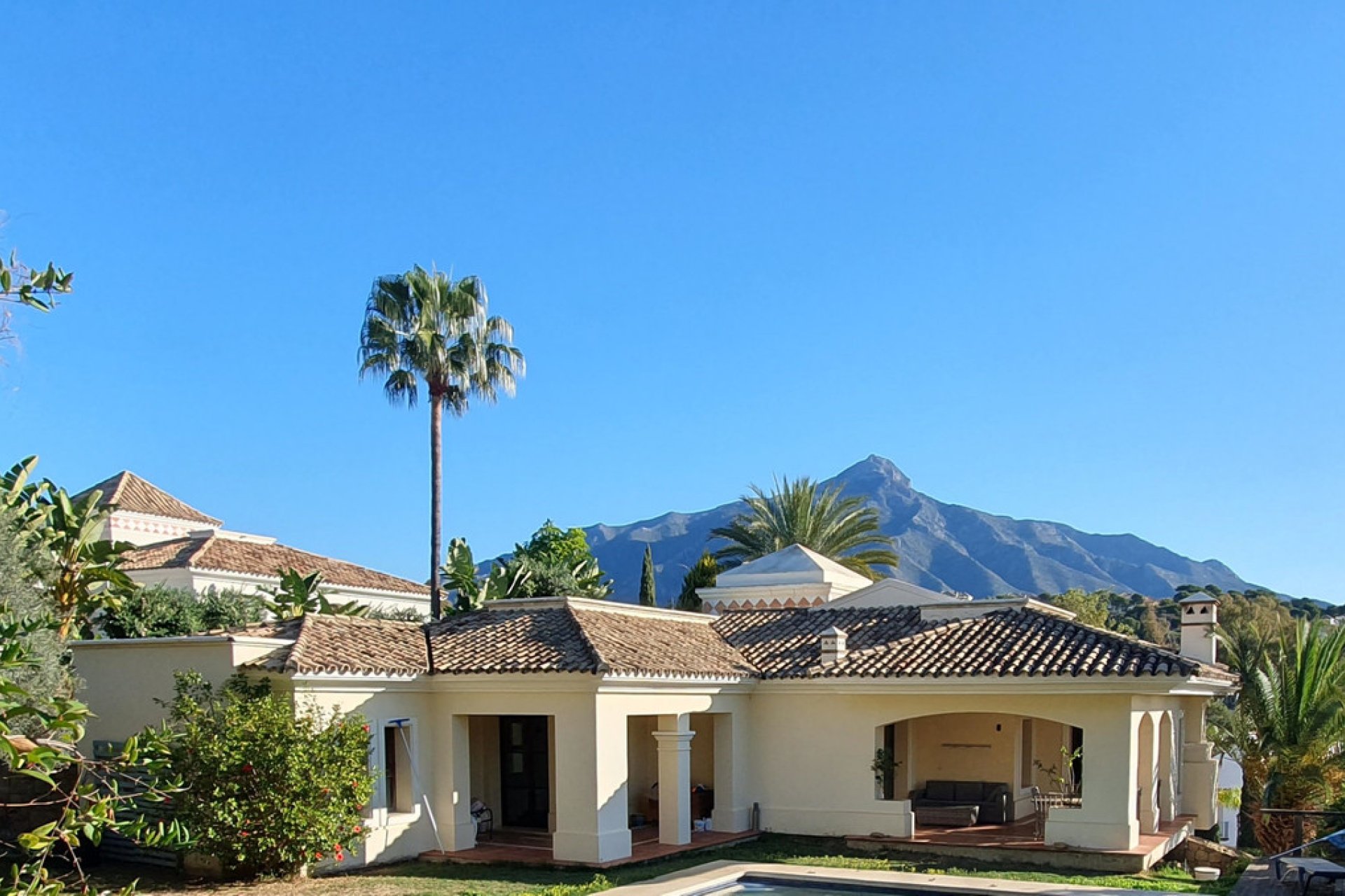 Reventa - House - Detached Villa - Marbella - Nueva Andalucia
