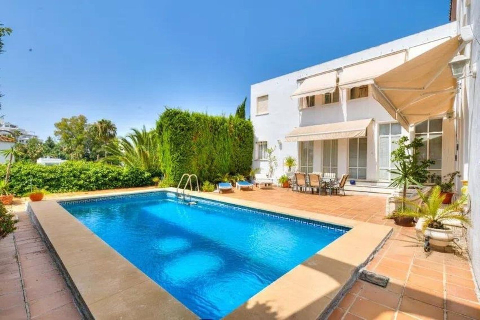 Reventa - House - Detached Villa - Marbella - Nueva Andalucia