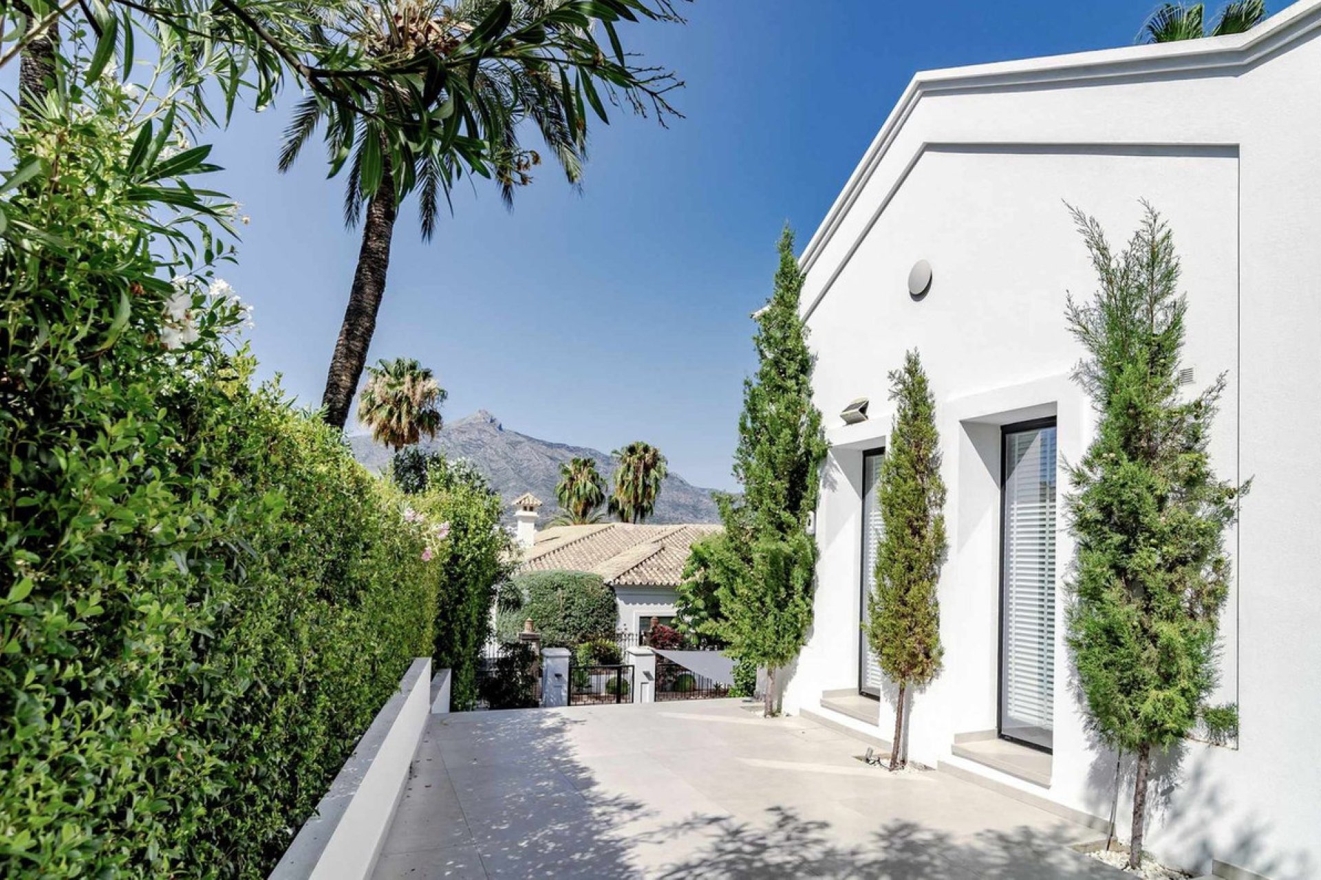 Reventa - House - Detached Villa - Marbella - Nueva Andalucia