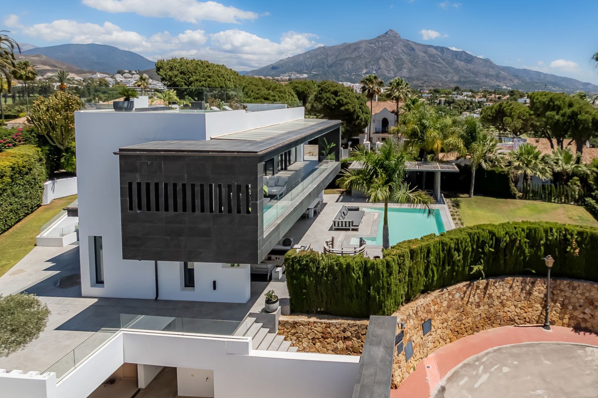 Reventa - House - Detached Villa - Marbella - Nueva Andalucia