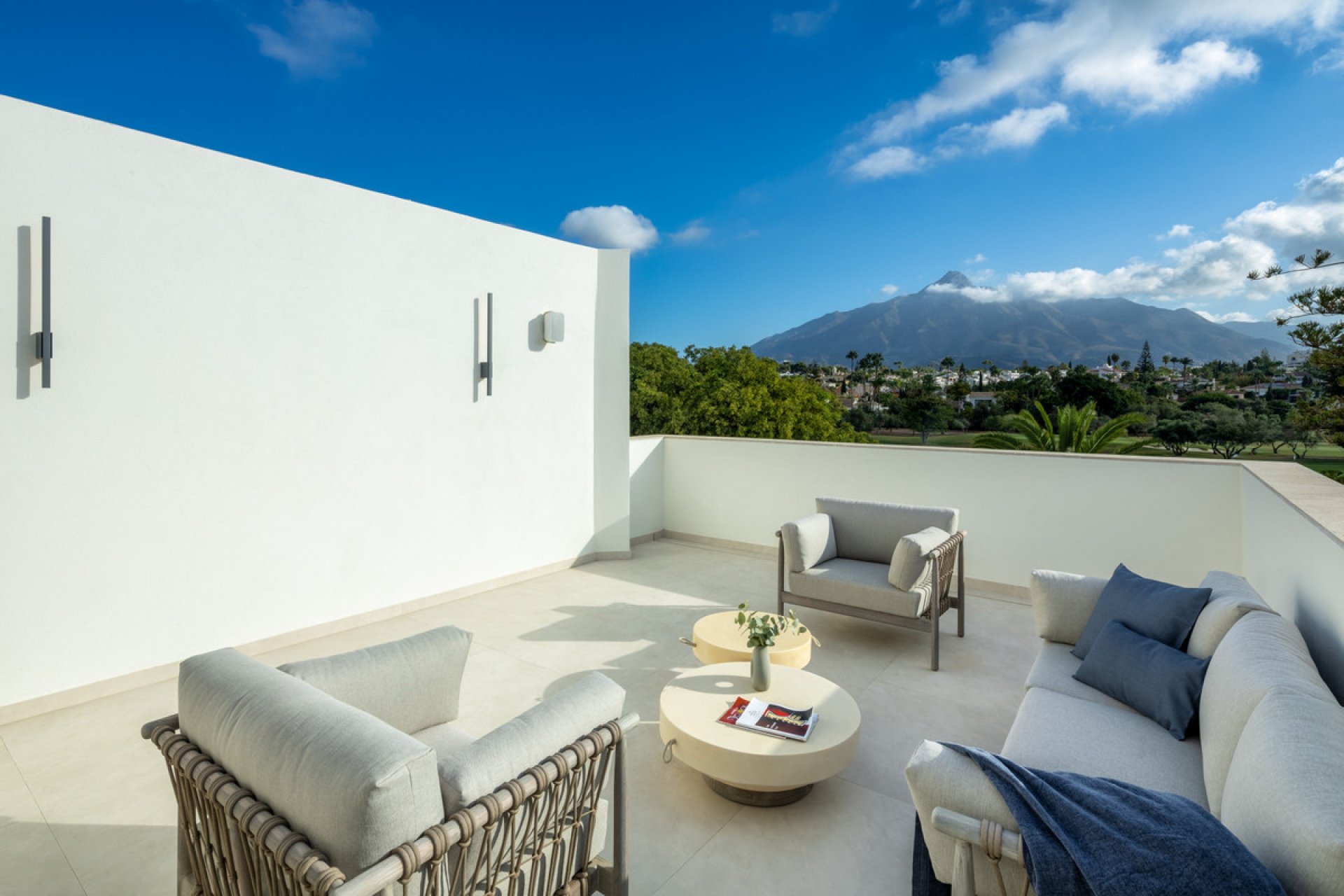 Reventa - House - Detached Villa - Marbella - Nueva Andalucia