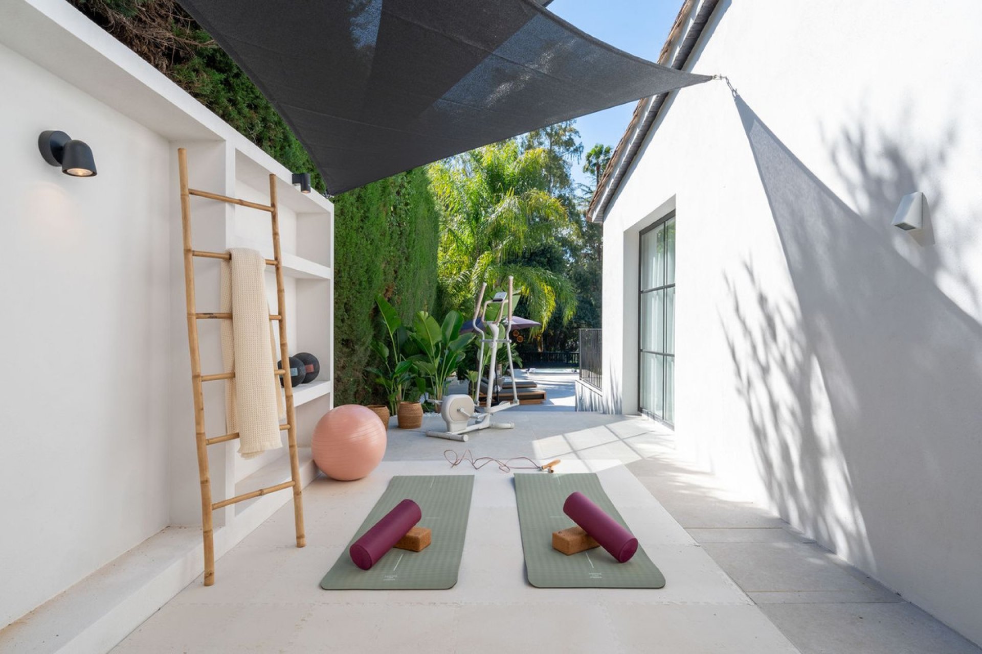 Reventa - House - Detached Villa - Marbella - Nueva Andalucia