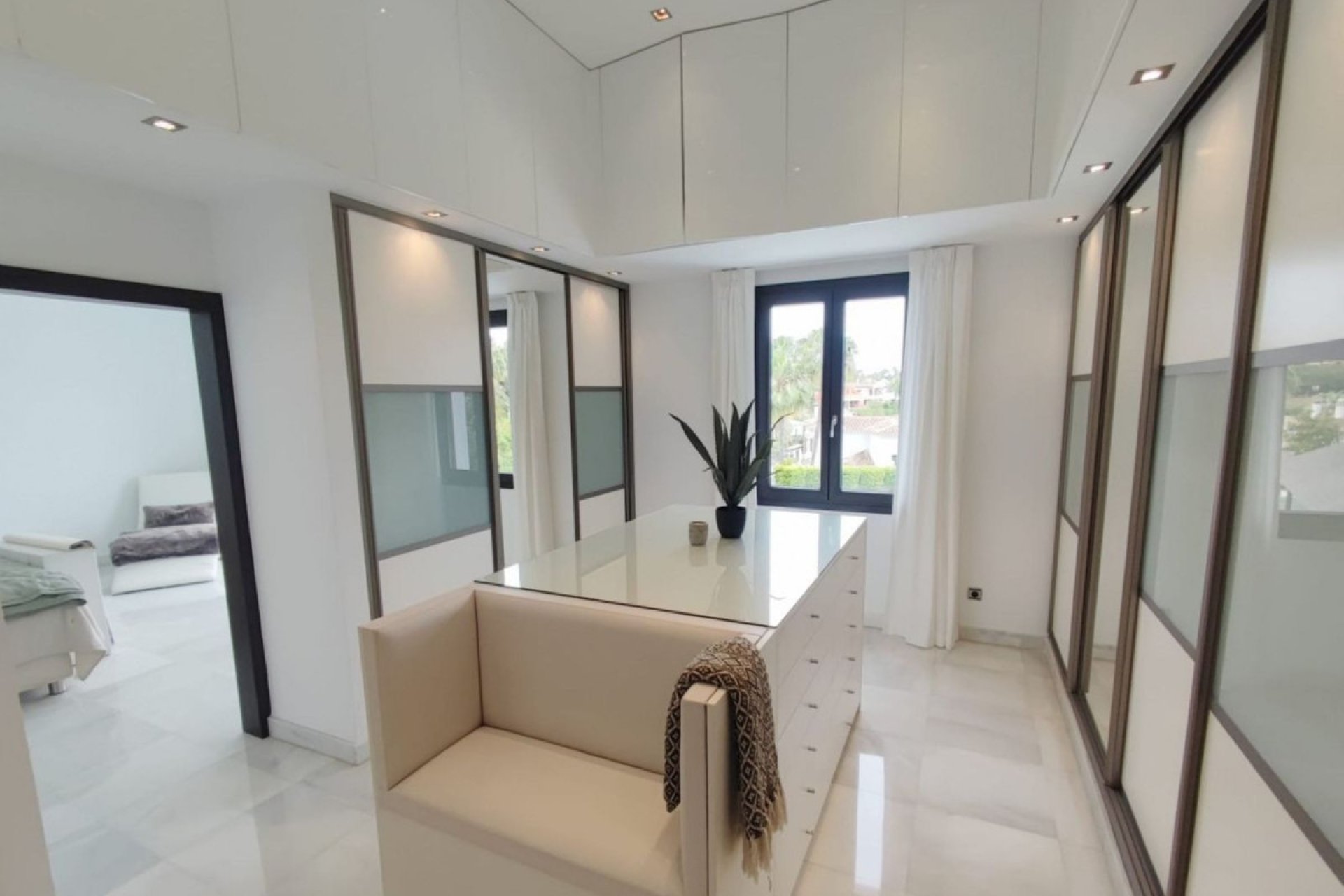 Reventa - House - Detached Villa - Marbella - Nueva Andalucia