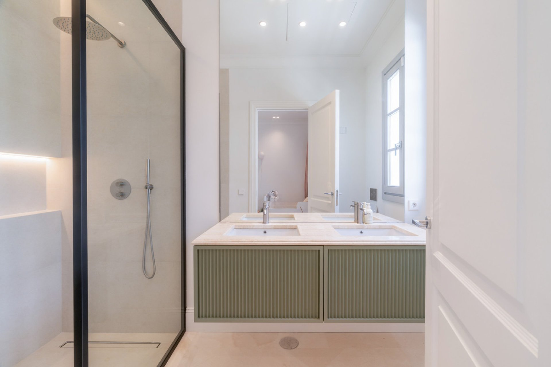 Reventa - House - Detached Villa - Marbella - Nueva Andalucia