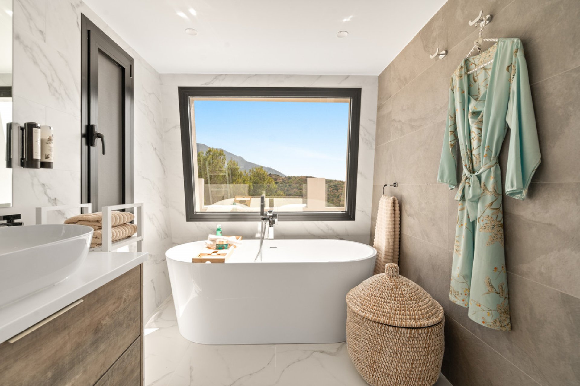 Reventa - House - Detached Villa - Marbella - Nueva Andalucia