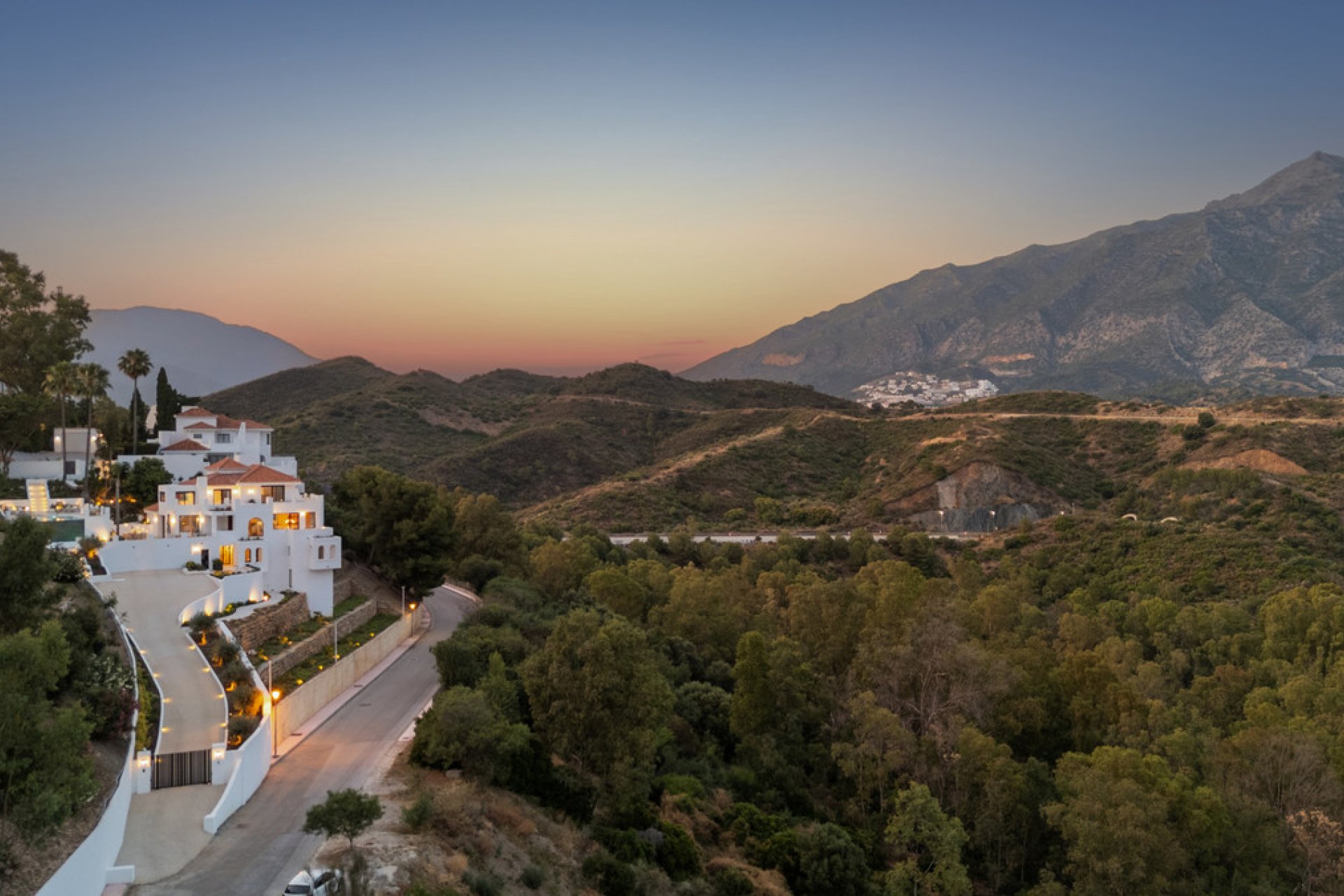 Reventa - House - Detached Villa - Marbella - Nueva Andalucia