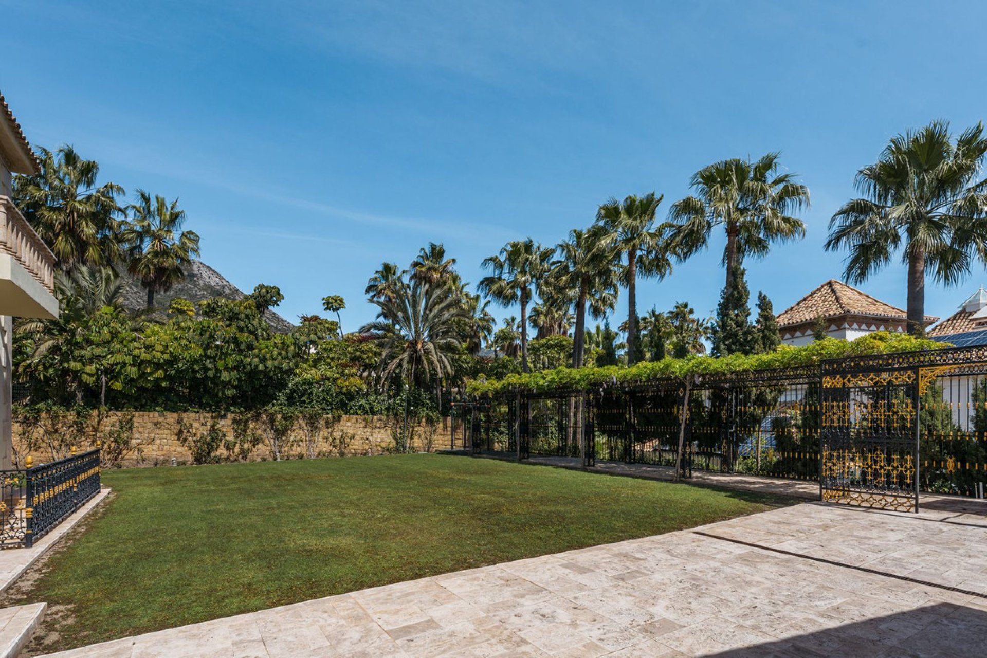 Reventa - House - Detached Villa - Marbella - Sierra Blanca