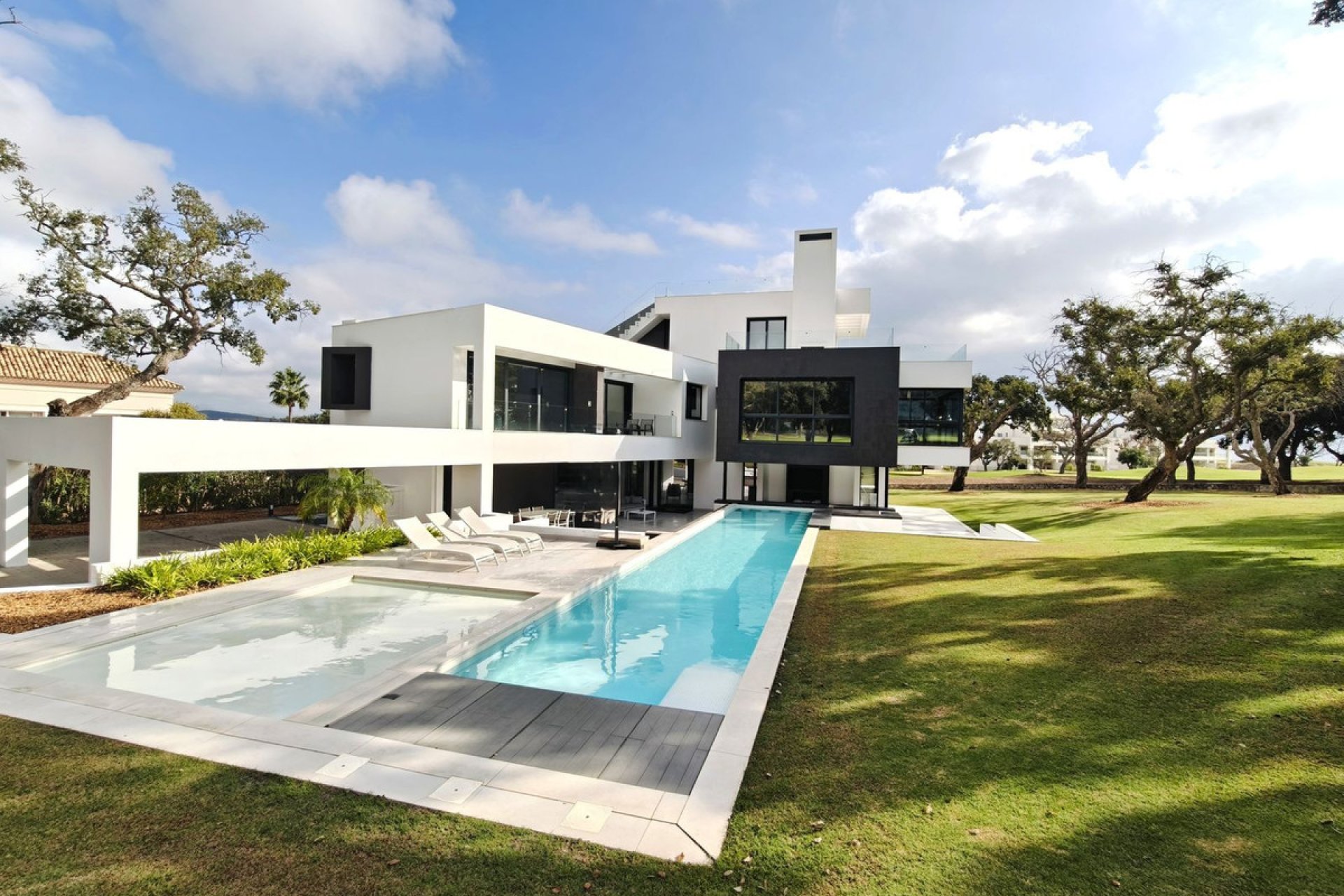 Reventa - House - Detached Villa - San Roque Club