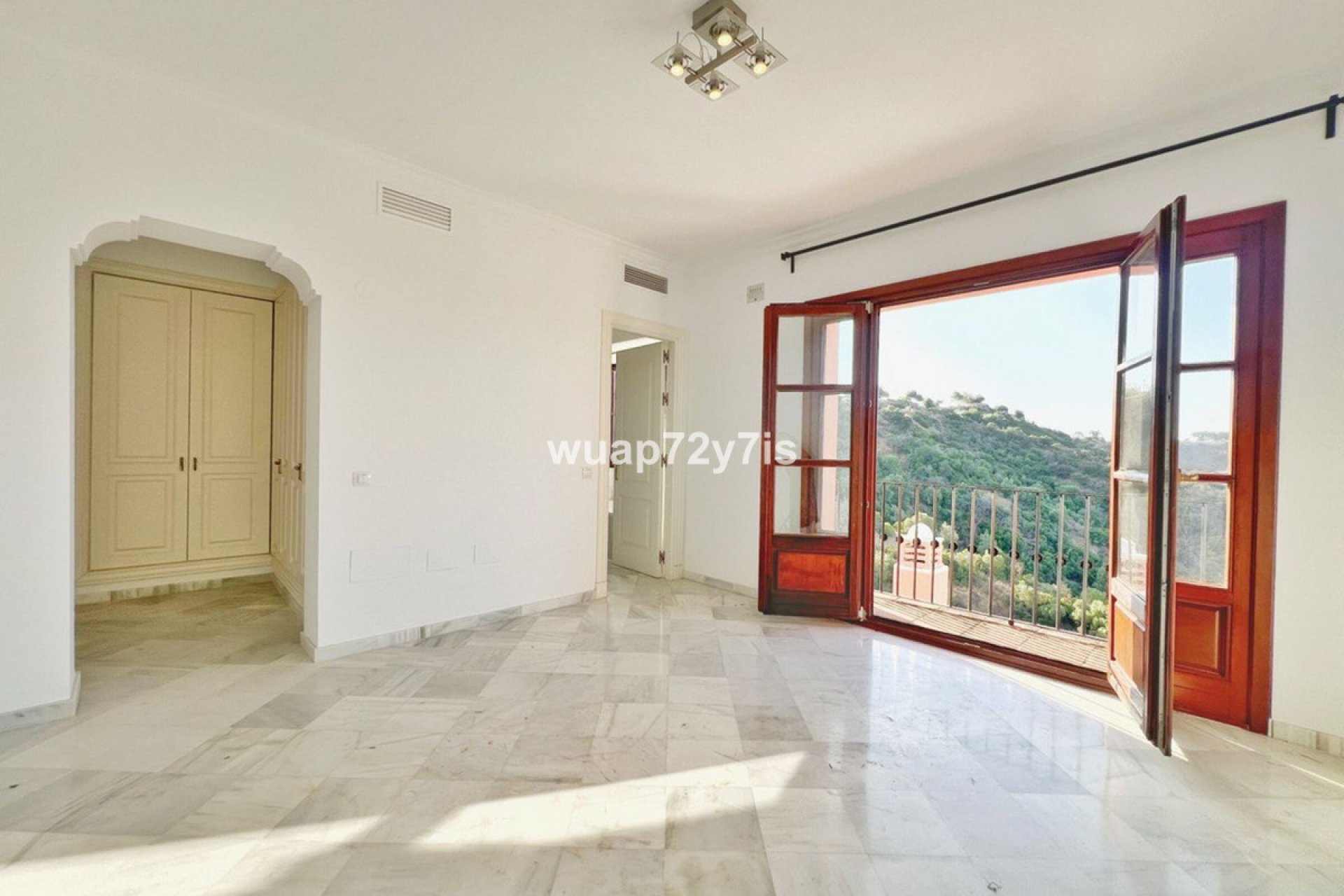 Reventa - House - Semi-Detached House - Benahavís - Benahavís Centro