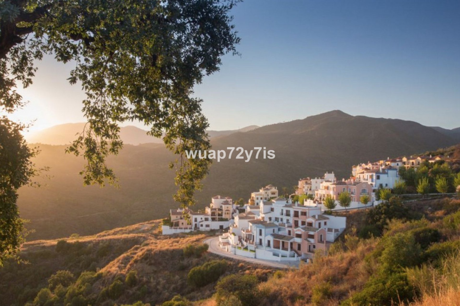Reventa - House - Semi-Detached House - Benahavís - Benahavís Centro