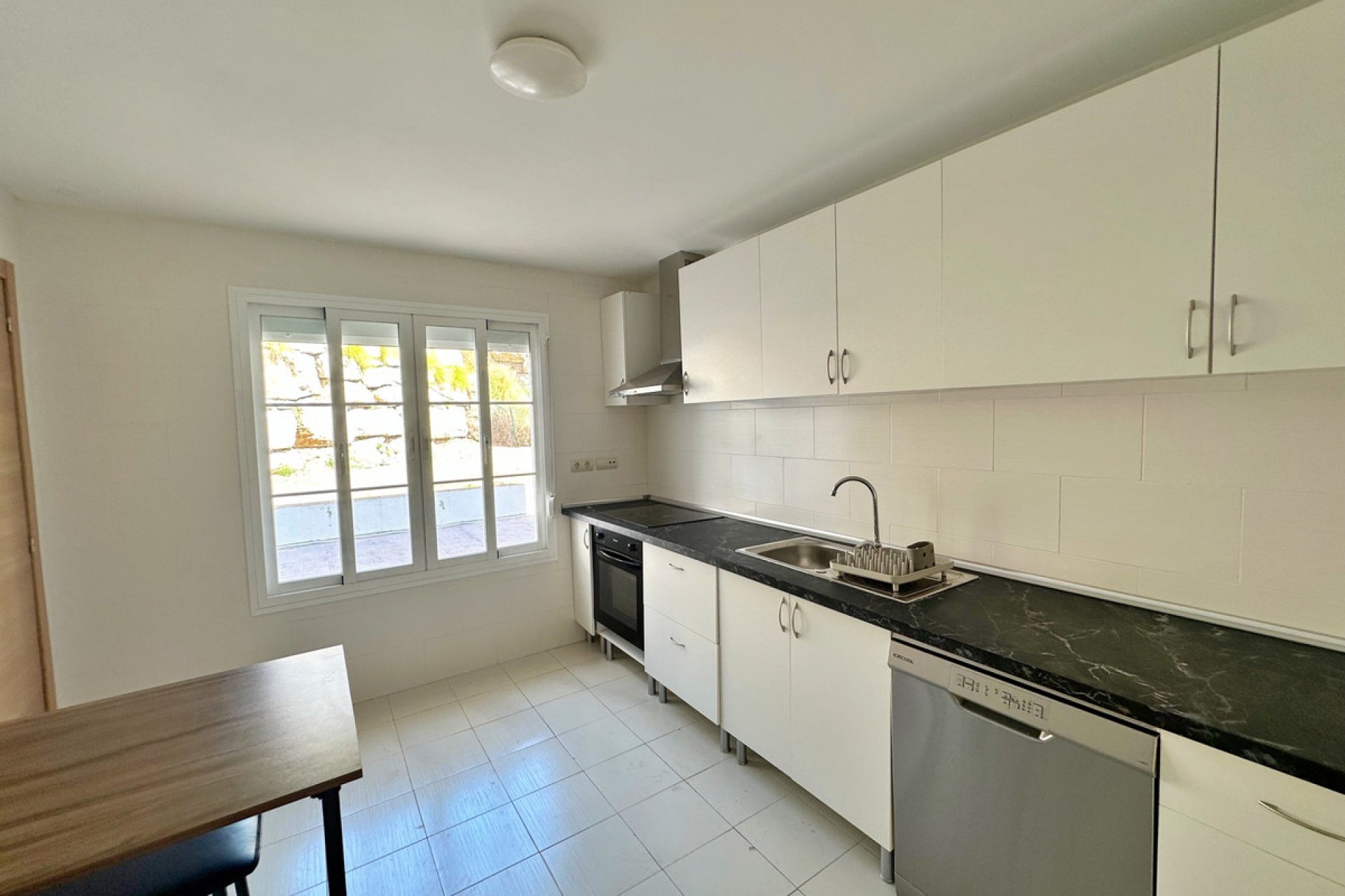 Reventa - House - Semi-Detached House - Benahavís - Benahavís Centro