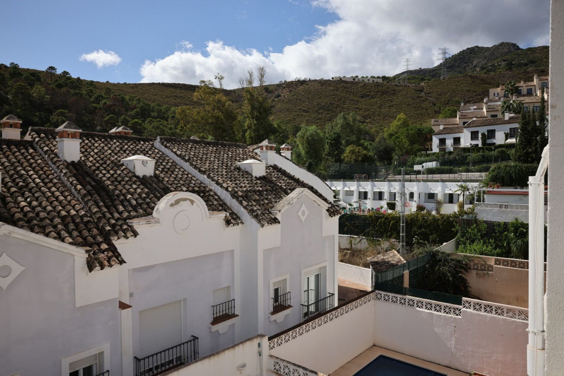 Reventa - House - Semi-Detached House - Benahavís - Benahavís Centro