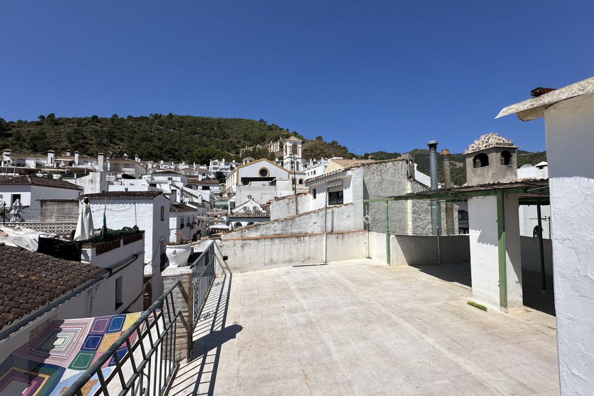 Reventa - House - Semi-Detached House - Benahavís - Benahavís Centro