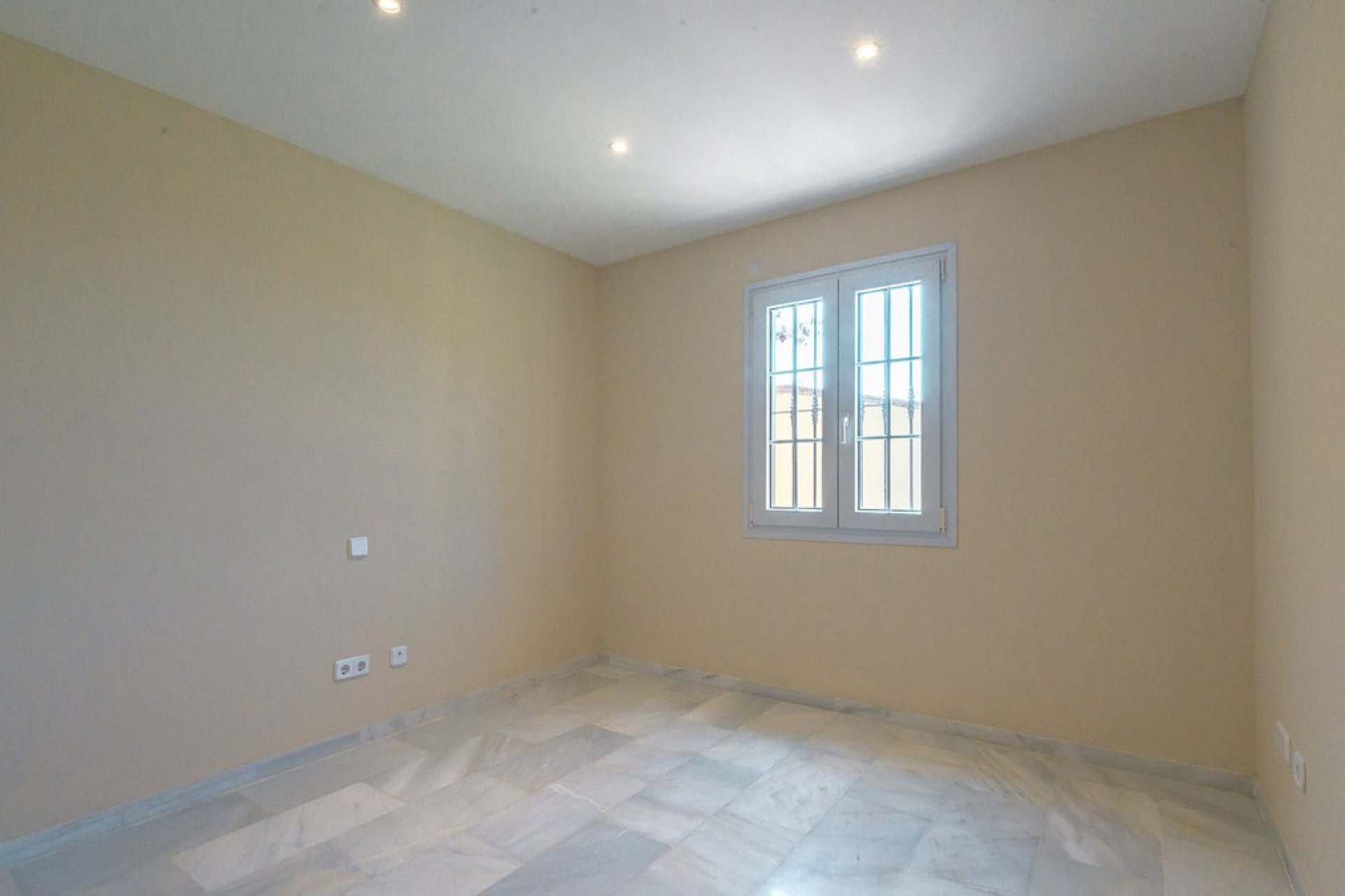 Reventa - House - Semi-Detached House - Benalmádena - La Capellania