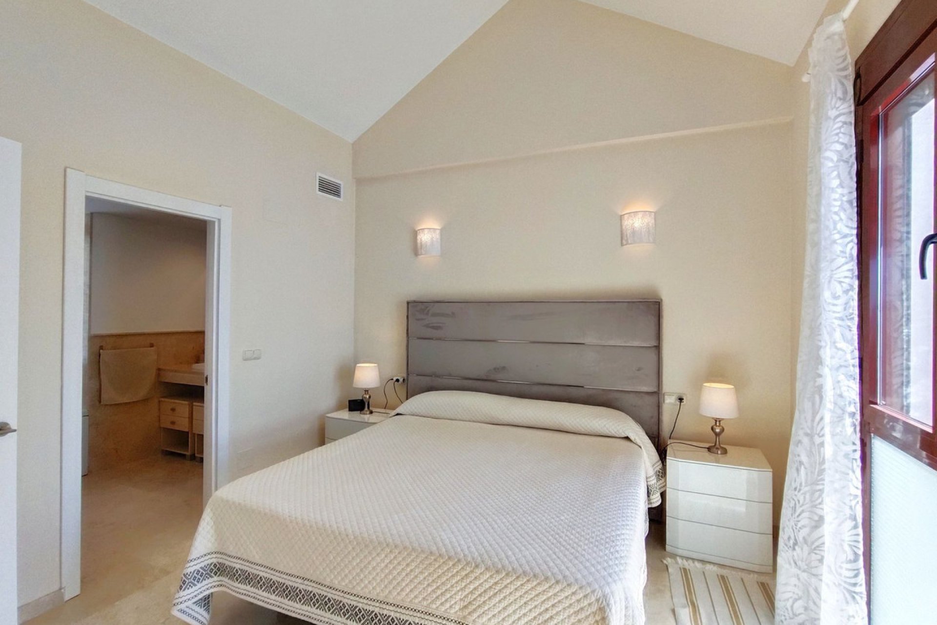 Reventa - House - Semi-Detached House - Casares - Casares Centro