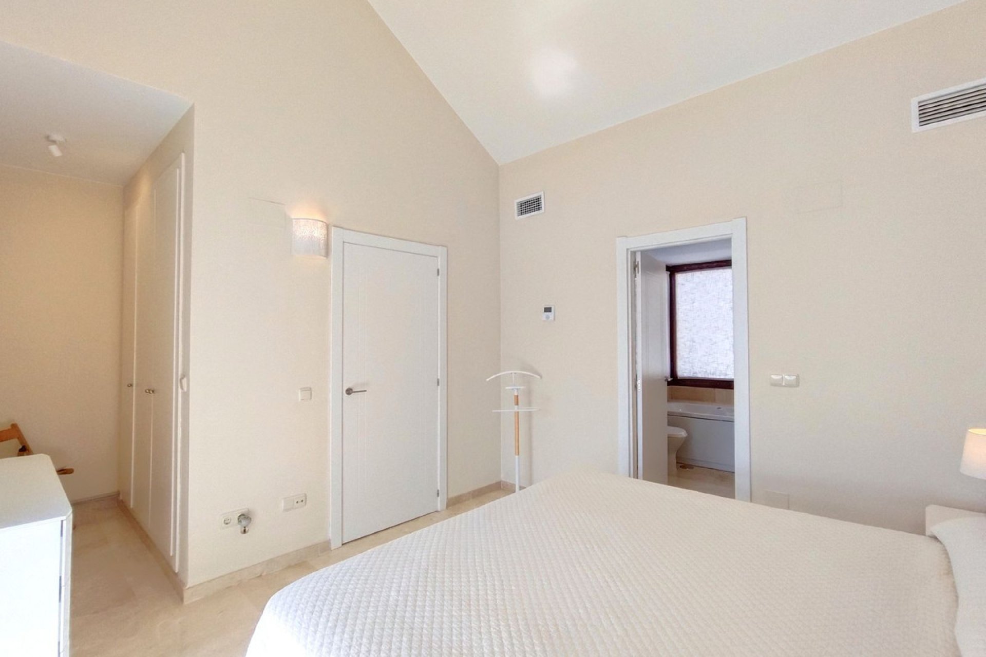 Reventa - House - Semi-Detached House - Casares - Casares Centro