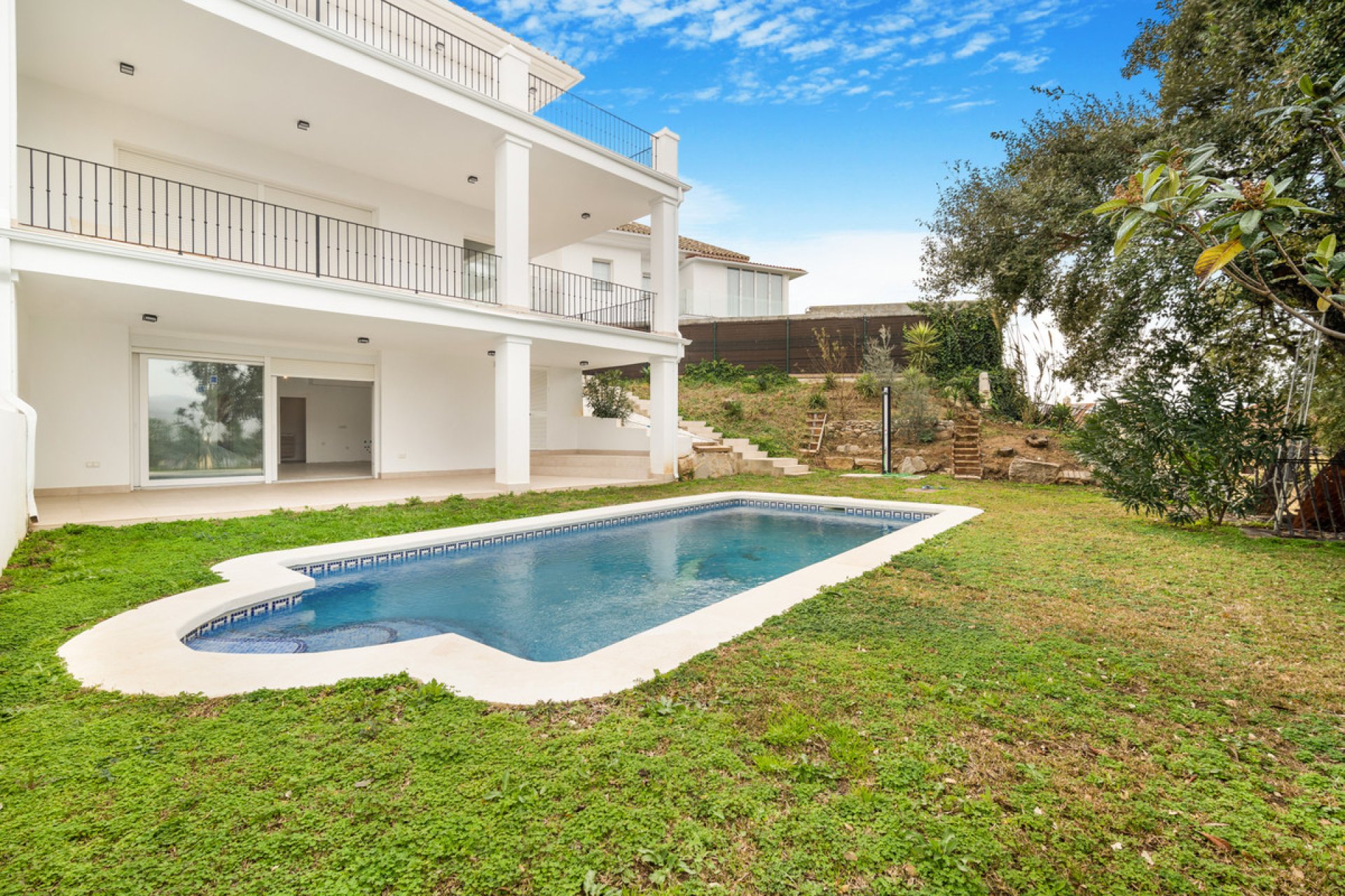 Reventa - House - Semi-Detached House - Marbella - La Mairena