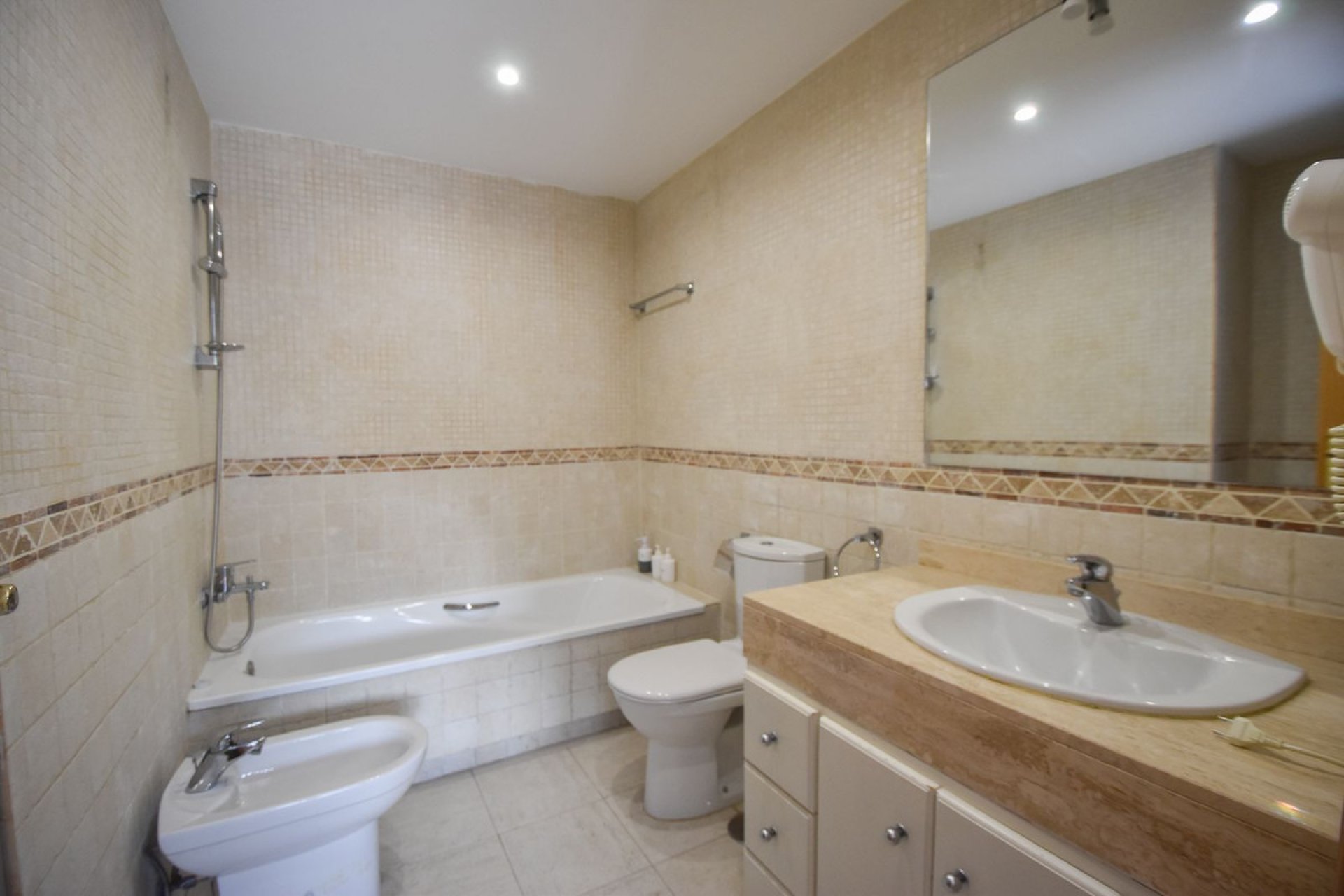 Reventa - House - Semi-Detached House - Marbella - Marbella Centro