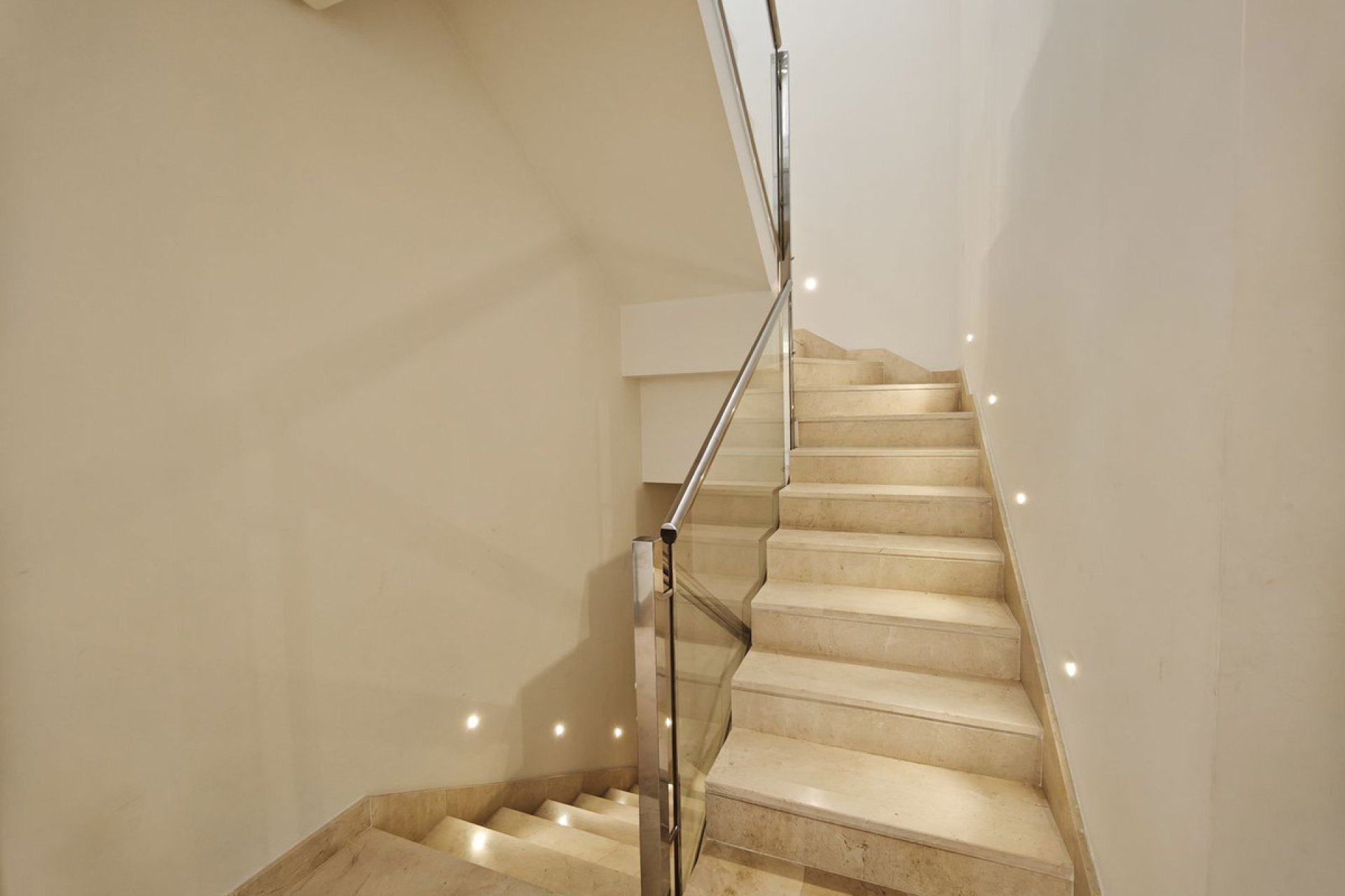 Reventa - House - Semi-Detached House - Marbella - Marbella Centro