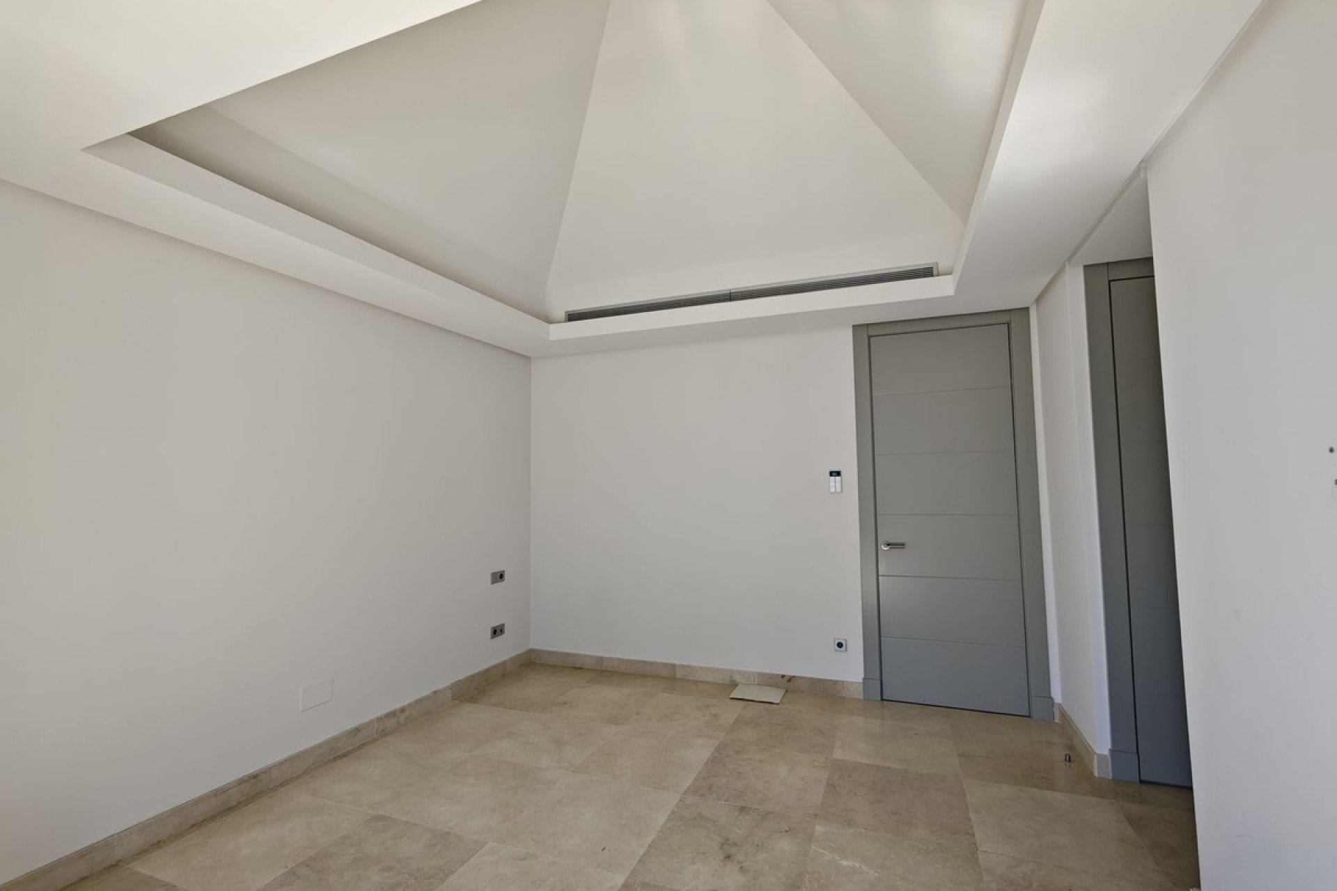 Reventa - House - Semi-Detached House - Marbella - Marbella Centro