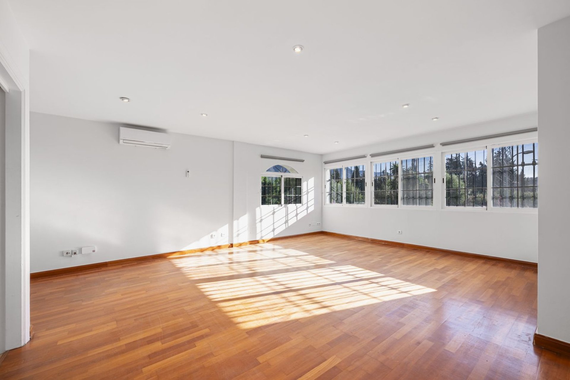 Reventa - House - Semi-Detached House - Marbella - Nueva Andalucia