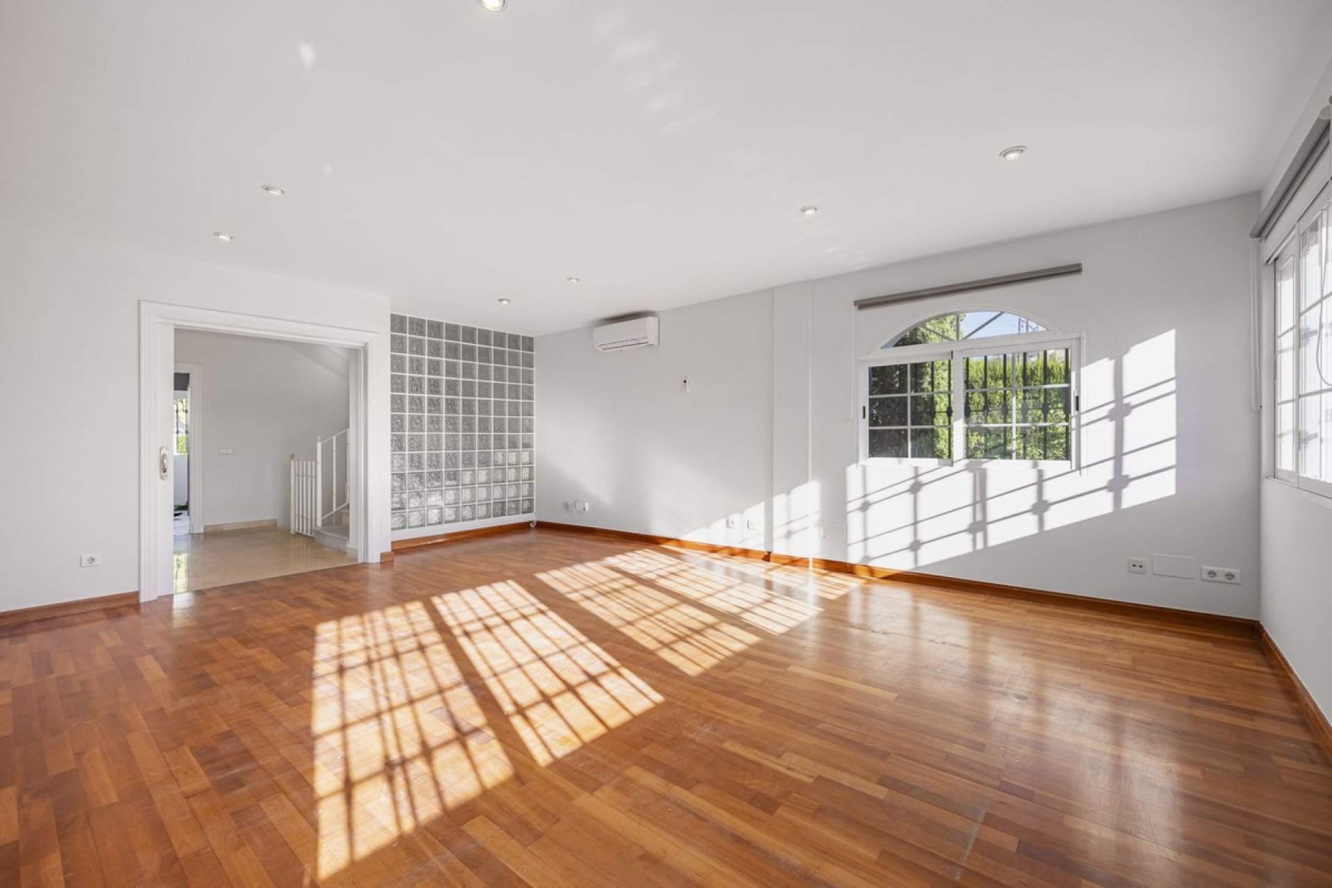 Reventa - House - Semi-Detached House - Marbella - Nueva Andalucia