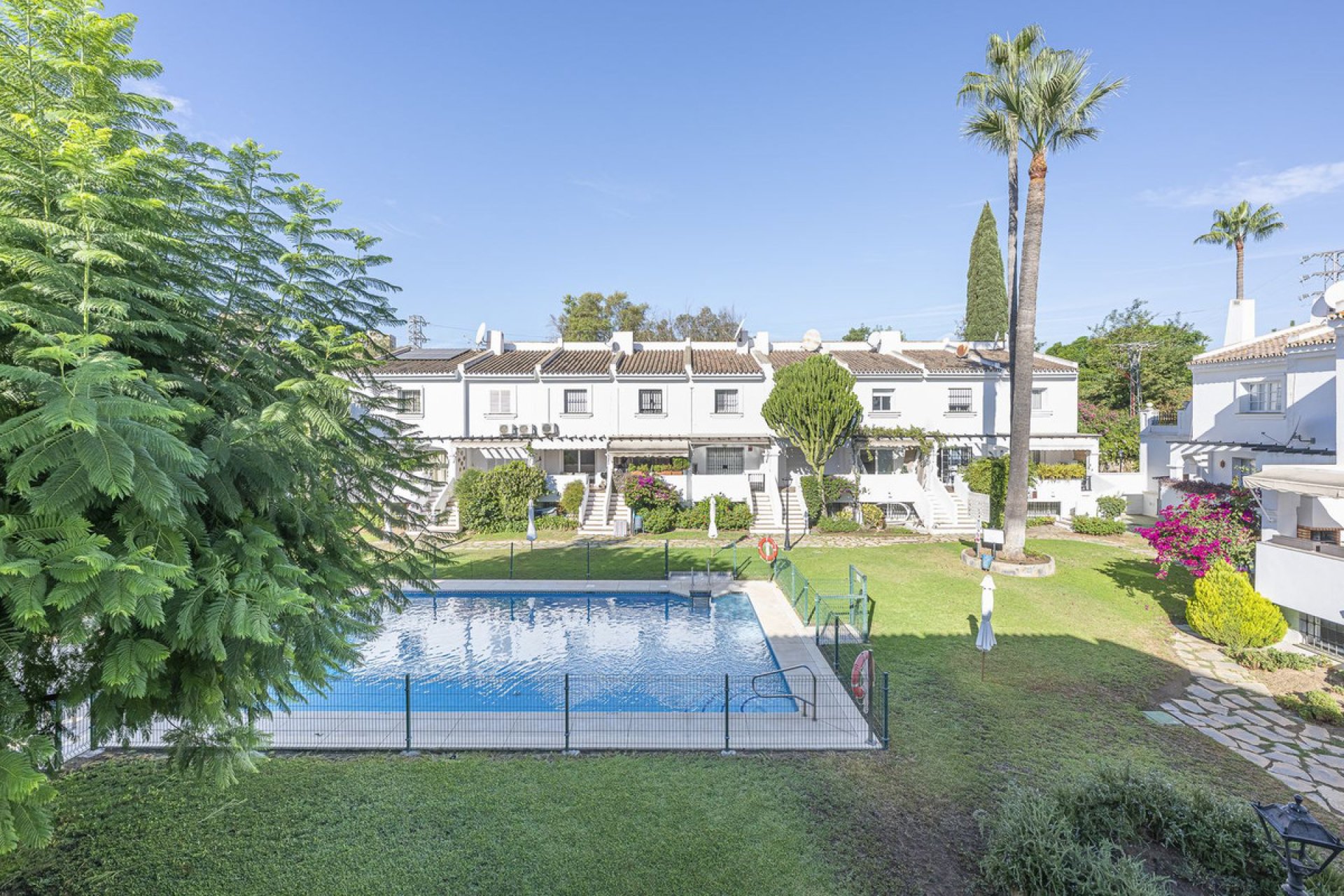 Reventa - House - Semi-Detached House - Marbella - Nueva Andalucia