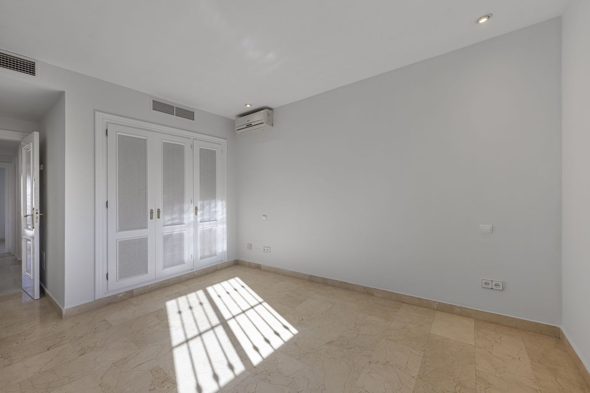 Reventa - House - Semi-Detached House - Marbella - Nueva Andalucia