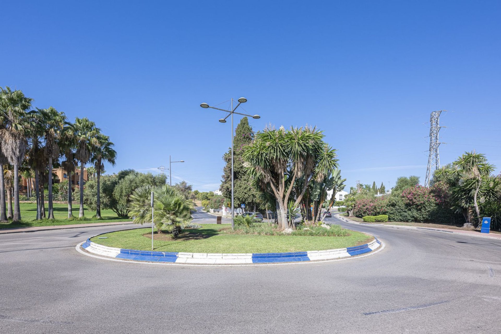 Reventa - House - Semi-Detached House - Marbella - Nueva Andalucia