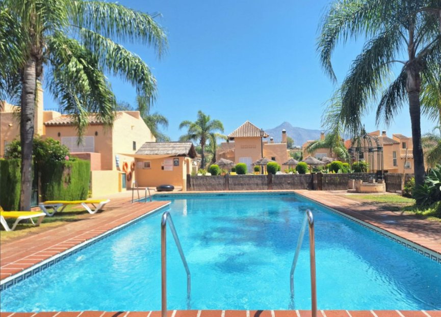 Reventa - House - Semi-Detached House - Marbella - Nueva Andalucia