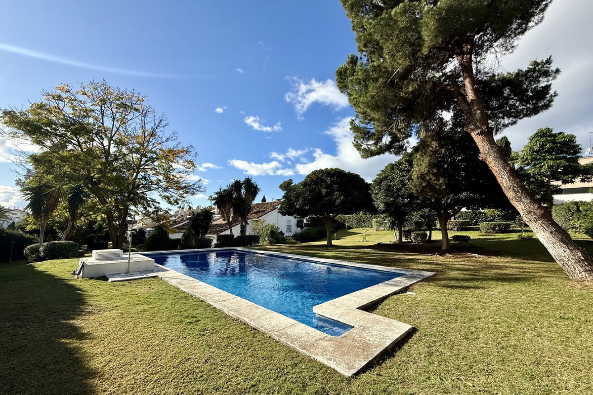 Reventa - House - Semi-Detached House - Marbella - Nueva Andalucia