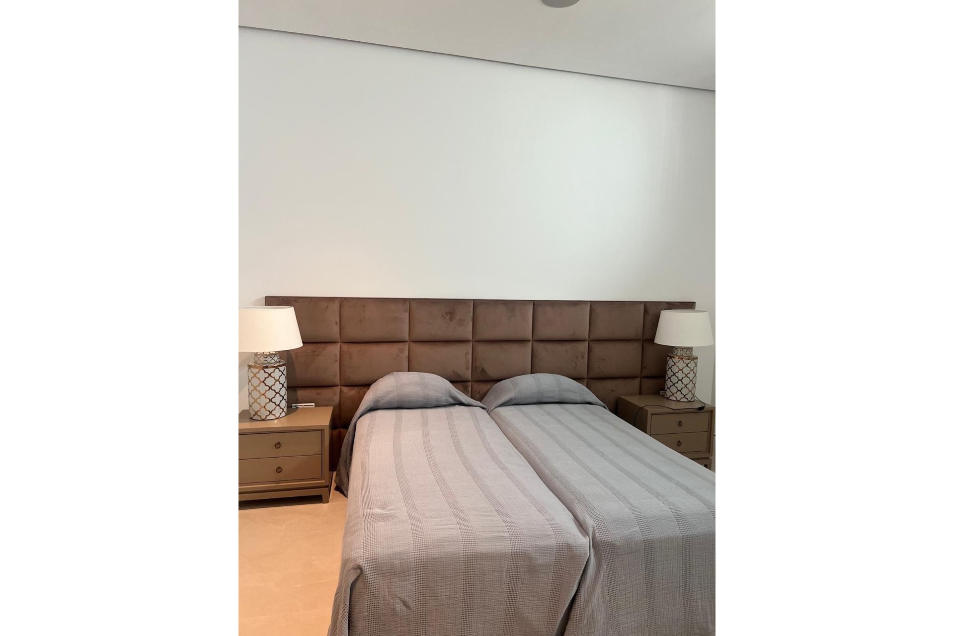 Reventa - House - Semi-Detached House - Marbella - Nueva Andalucia