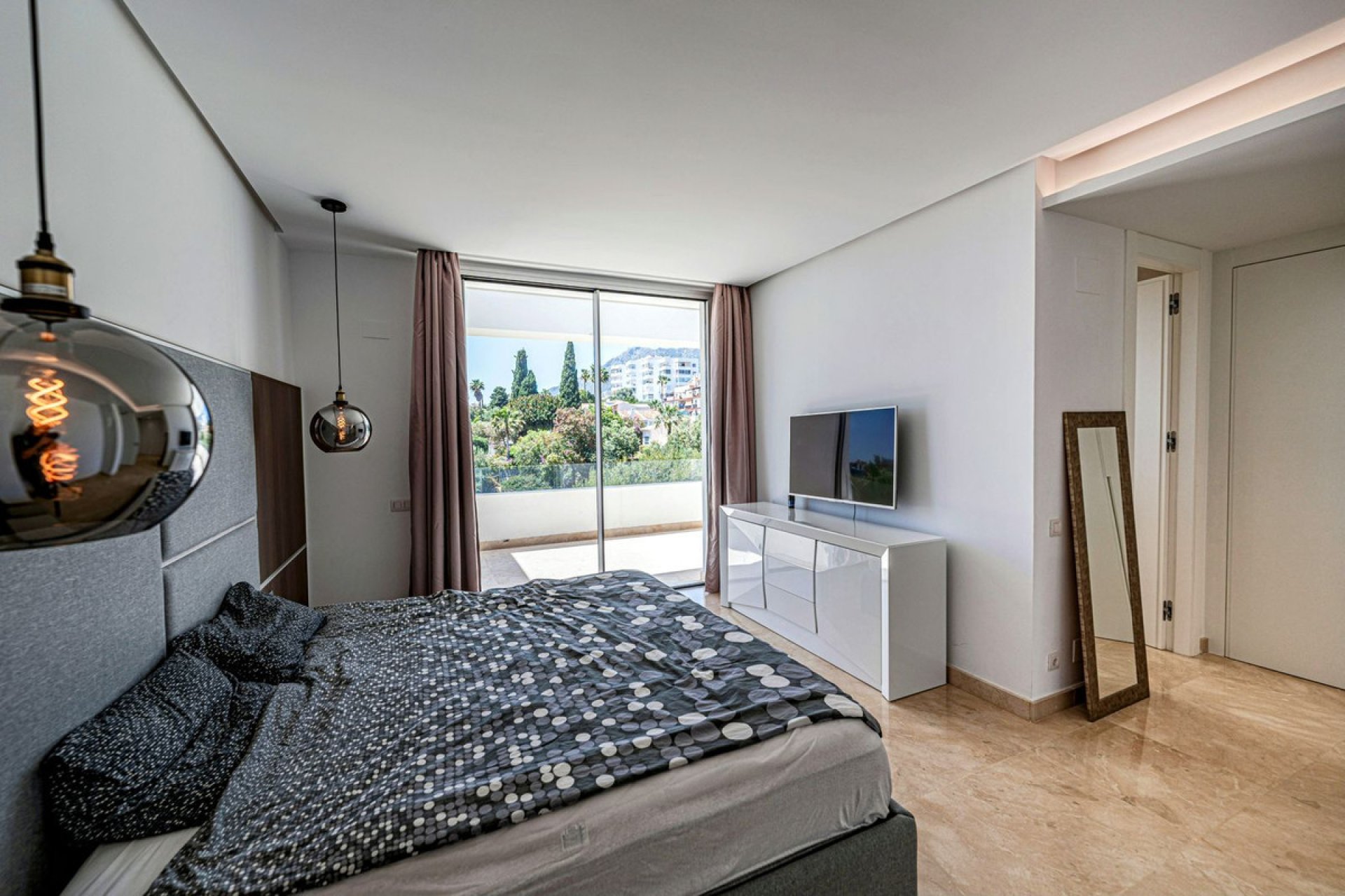 Reventa - House - Semi-Detached House - Marbella - Río Real