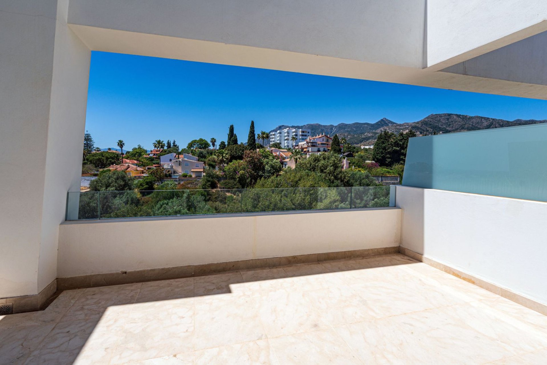 Reventa - House - Semi-Detached House - Marbella - Río Real