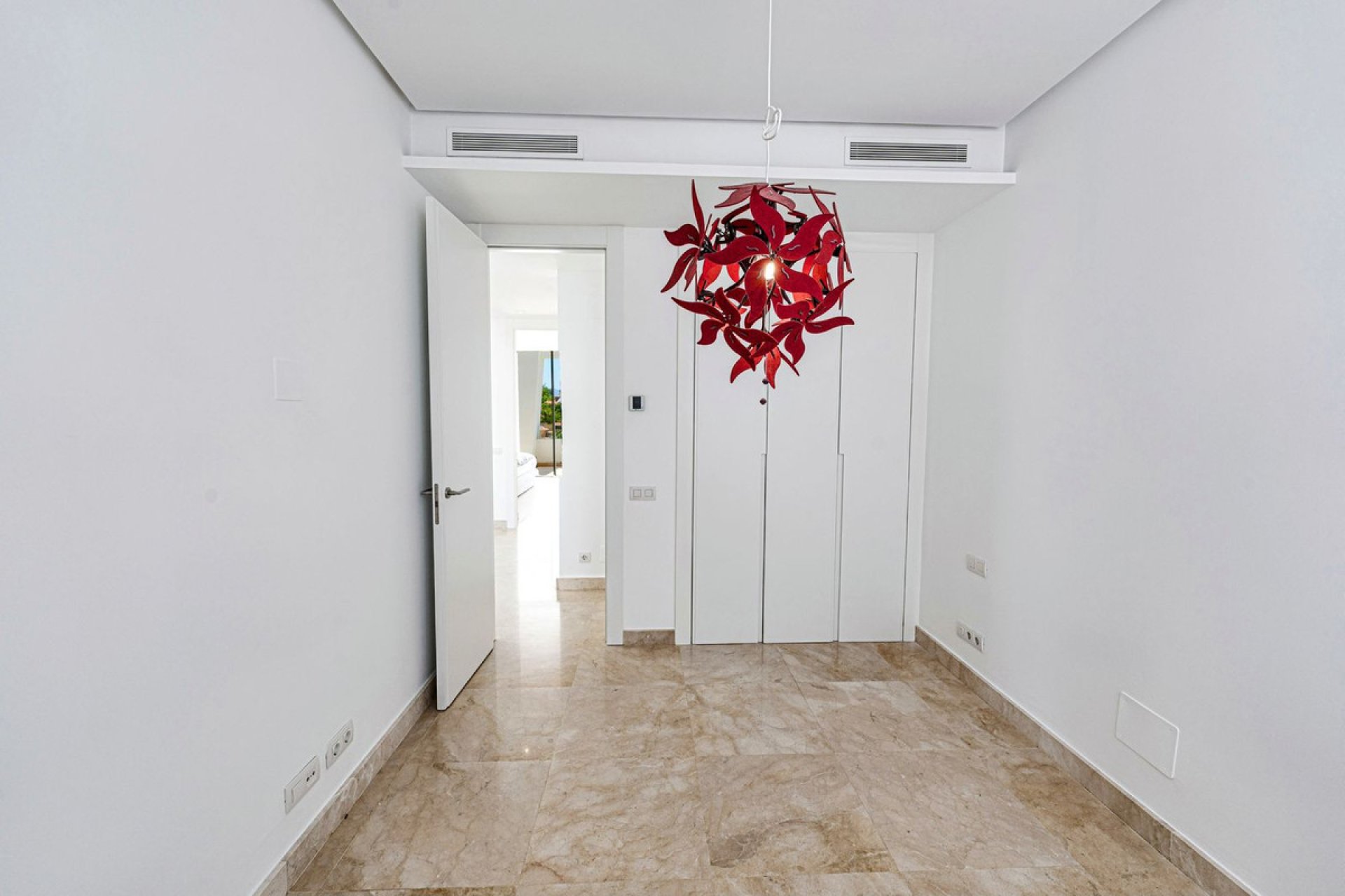 Reventa - House - Semi-Detached House - Marbella - Río Real