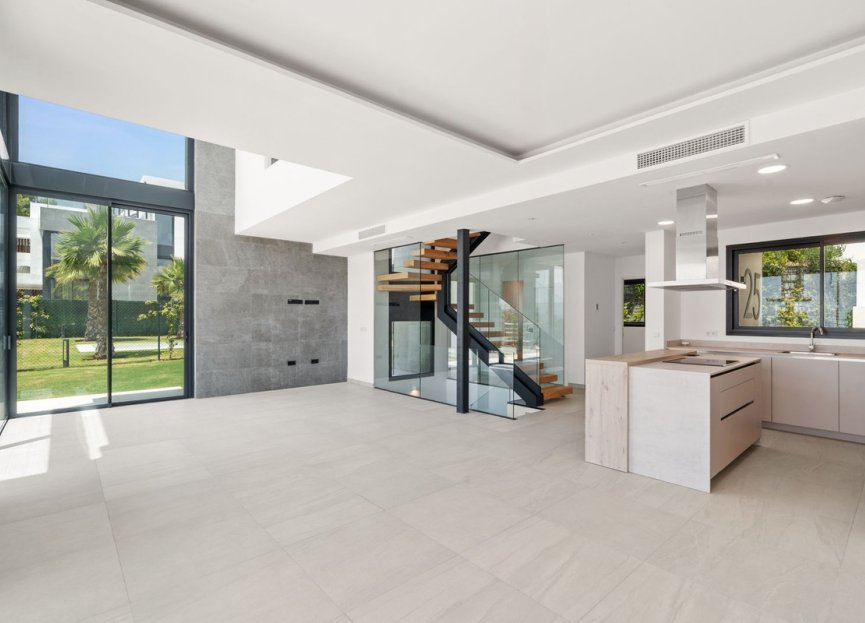 Reventa - House - Semi-Detached House - Marbella - Río Real